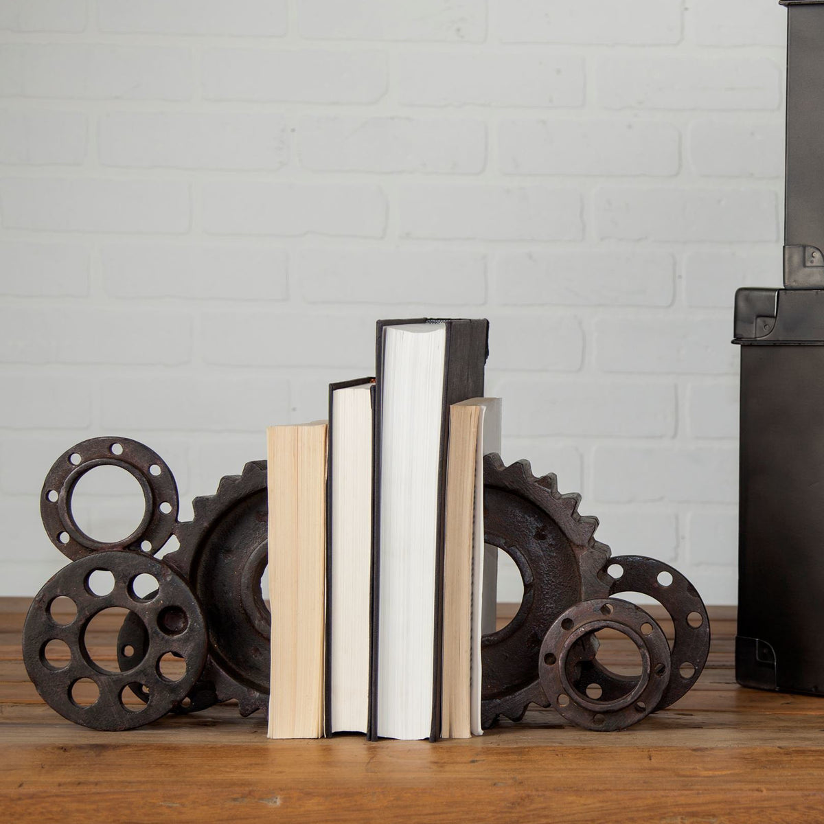 Mercana Cogsworth Set of 2 14L x 4W Brown Resin Industrial Gear Bookends
