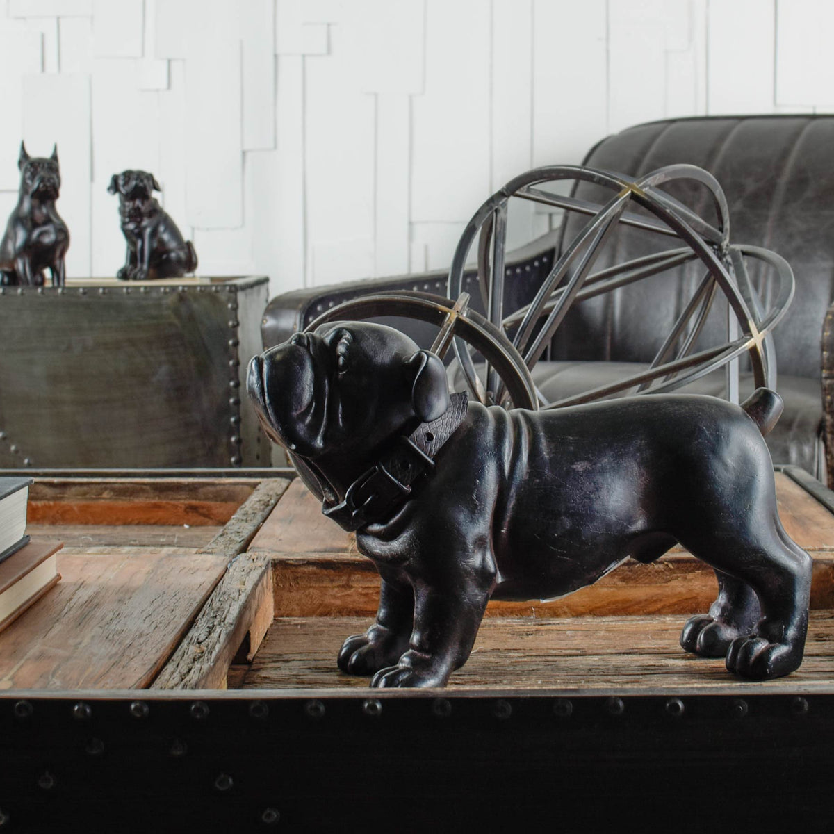 Mercana Hugo 5L x 13W Black Resin Bulldog