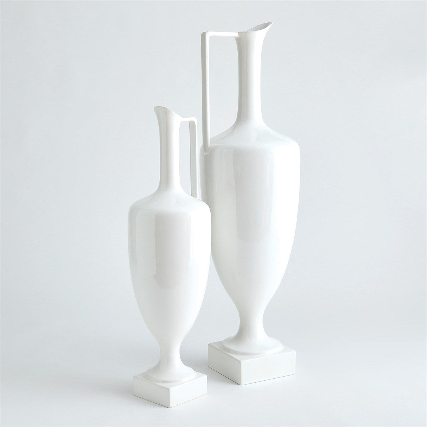 Global Views Quiet Curve Urn