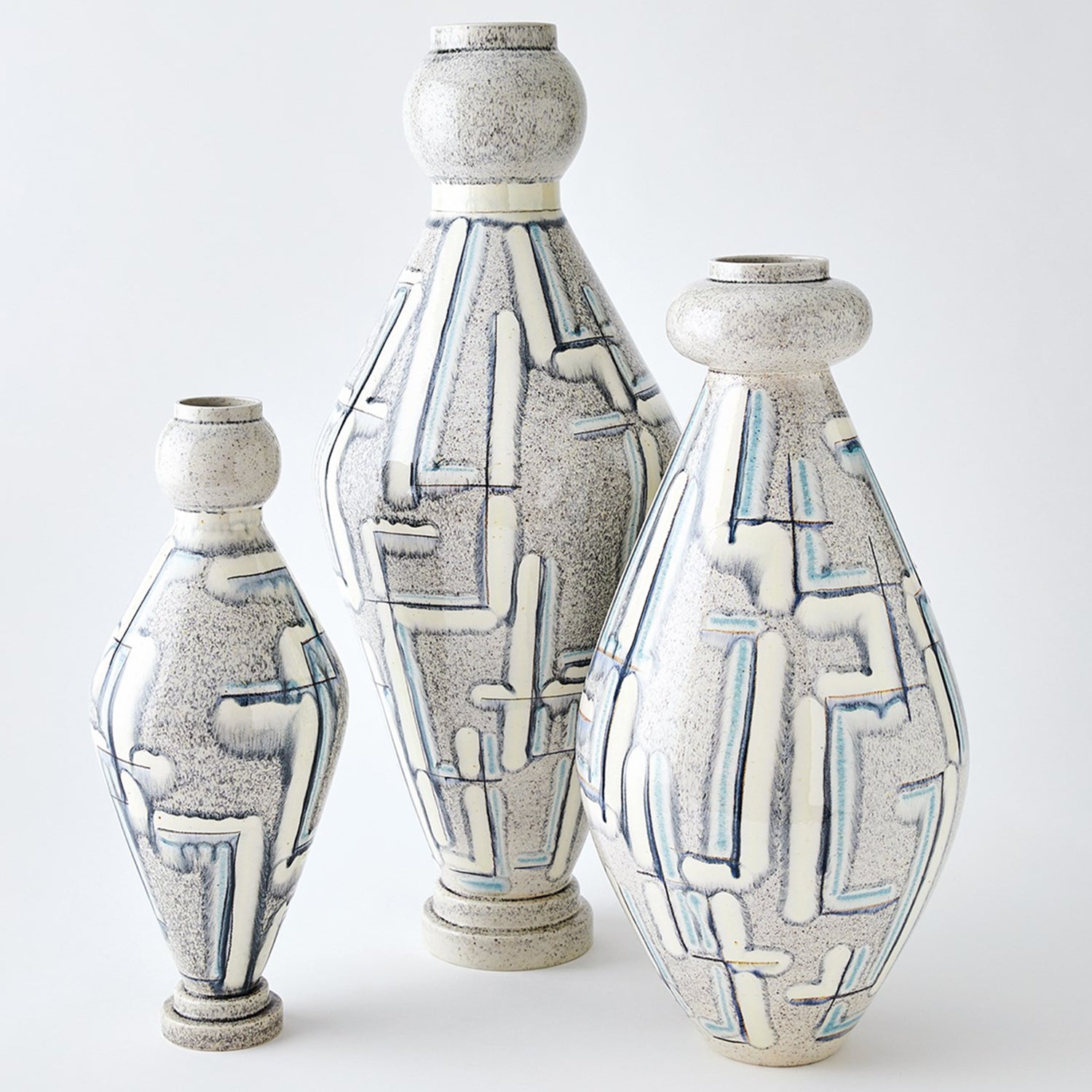 Global Views Spindle Vase