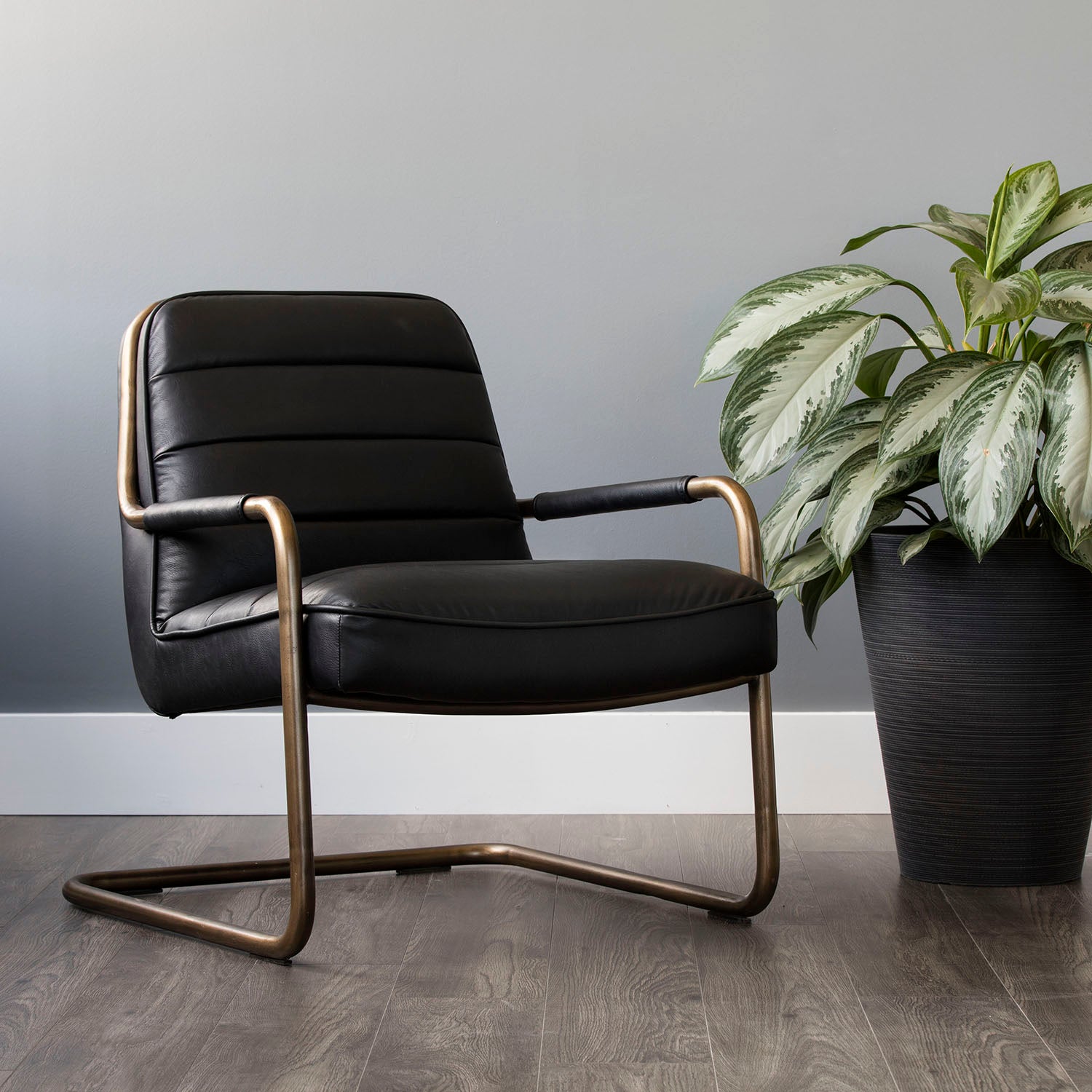 Sunpan Lincoln Lounge Chair