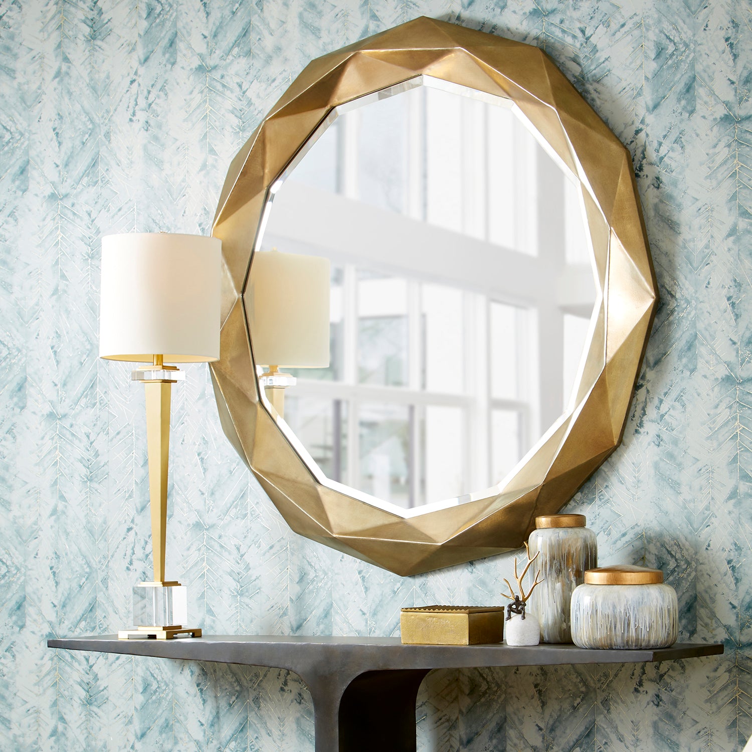 Cyan Design Statuette Table Lamp