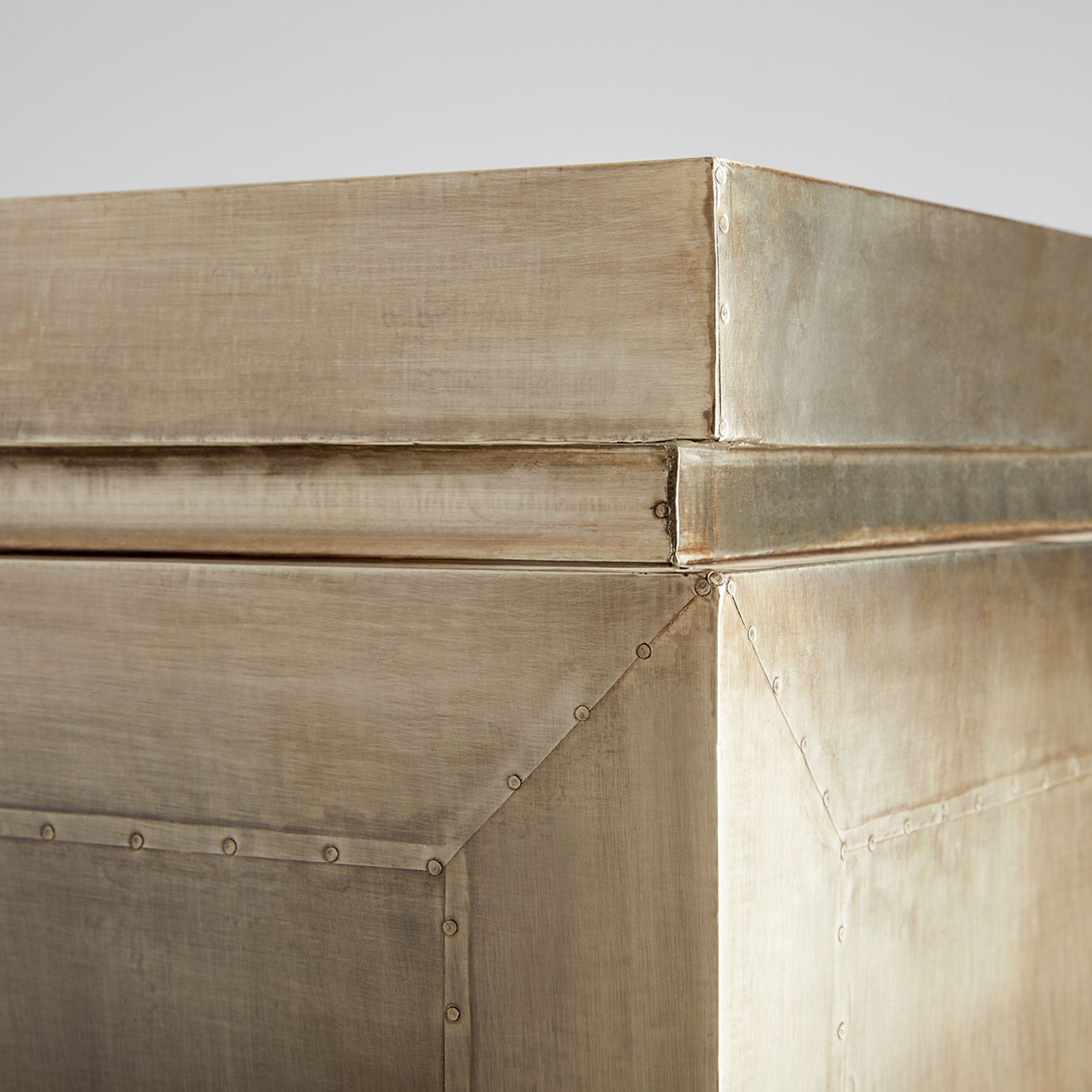 Cyan Design Anatolia Pedestal