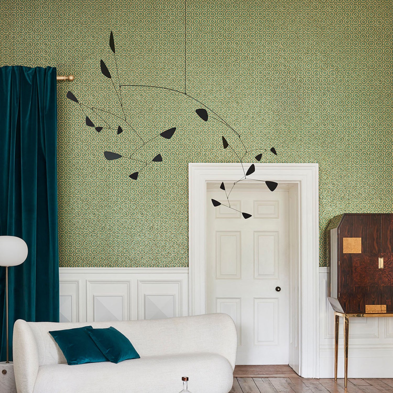 Cole & Son Historic Royal Palaces Great Masters Queens Quarters Wallpaper