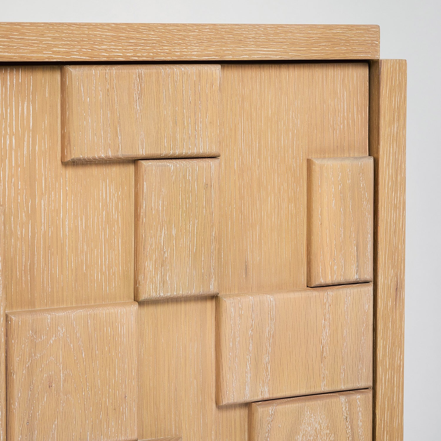 Louise Saddle Occasional Chest in oak Saddle finish, detail of the hardware