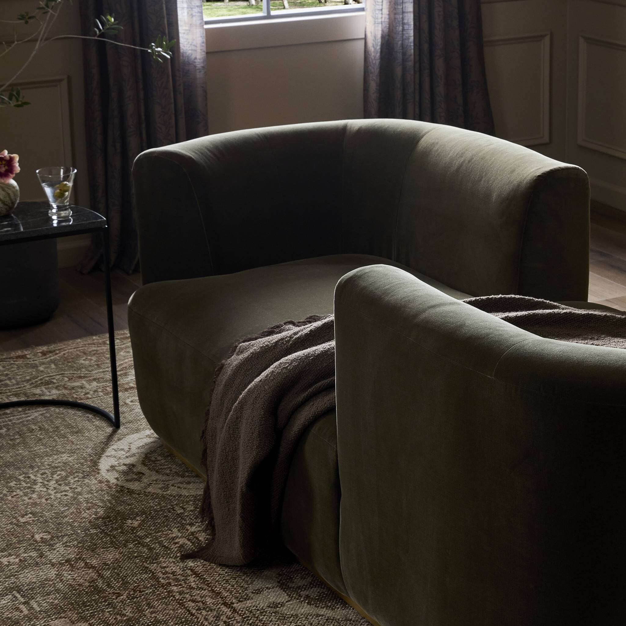 Four Hands Deandra Surrey Olive Tete A Tete Chaise detail view 10