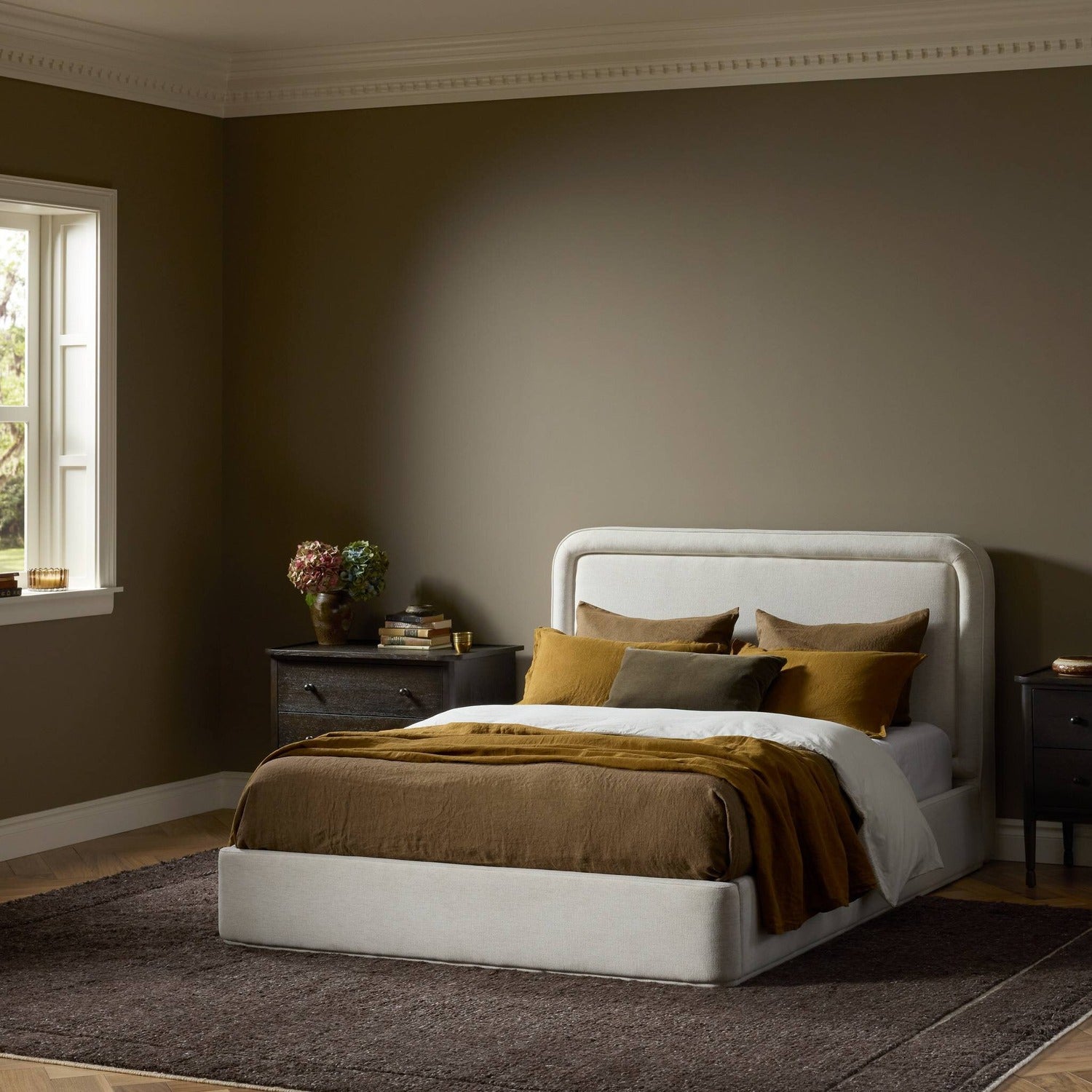 Four Hands Beckett Crypton Nomad Snow Storage Bed