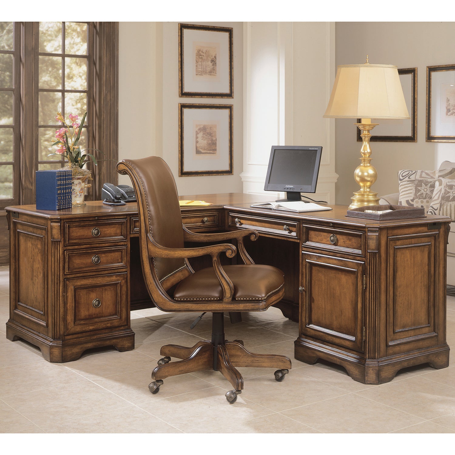 Hooker Furniture Brookhaven Executive L Right Return Desk