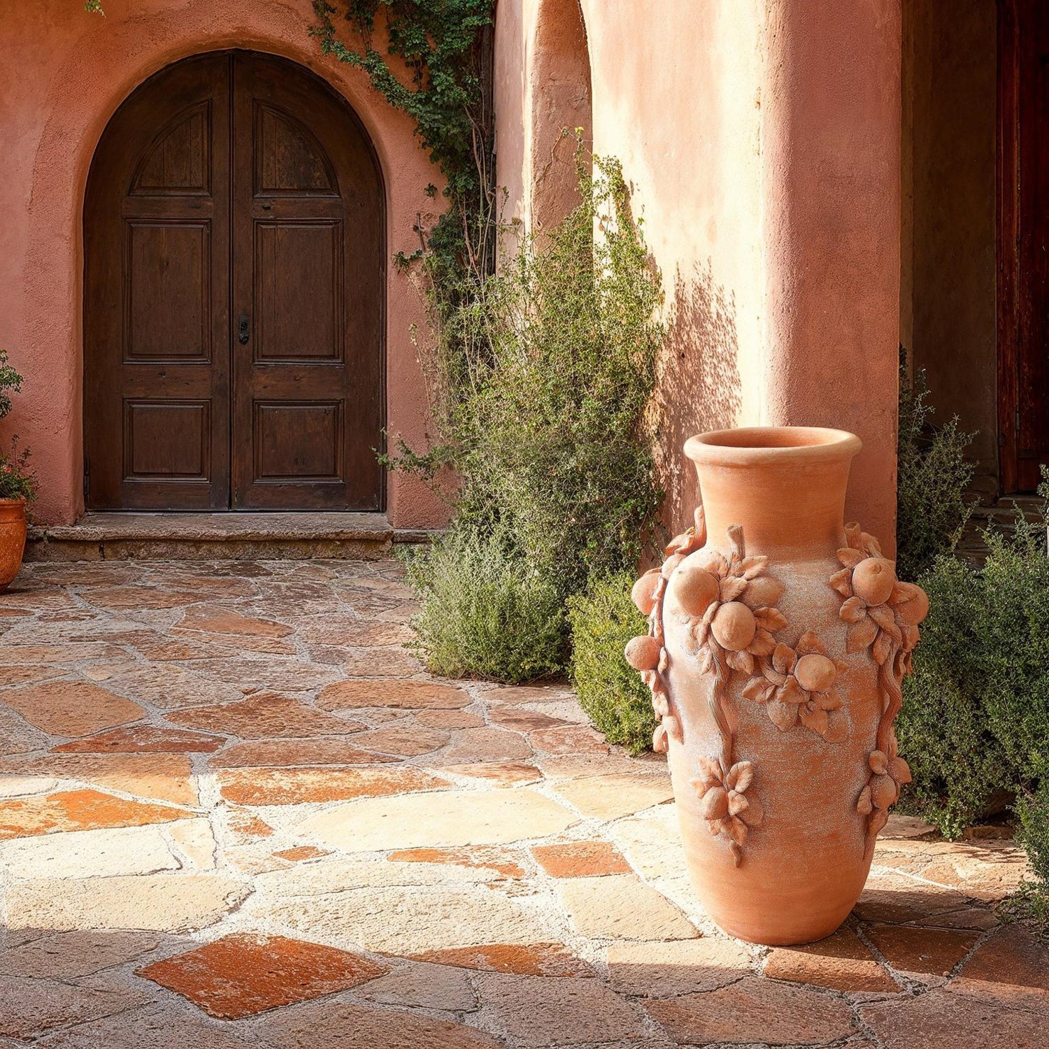 Global Views Villa Limone Urn