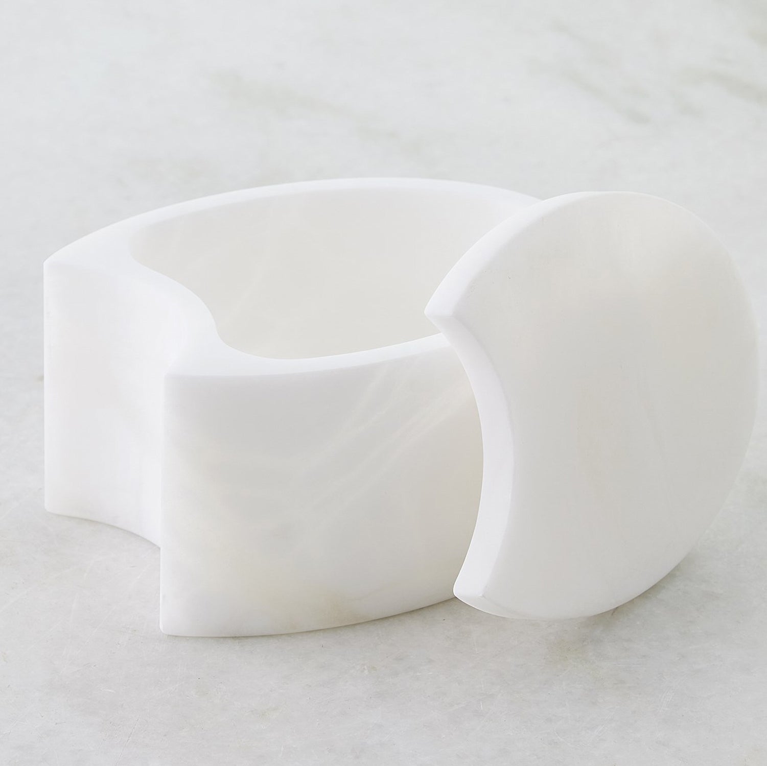 Global Views Alabaster Oval Cut Box