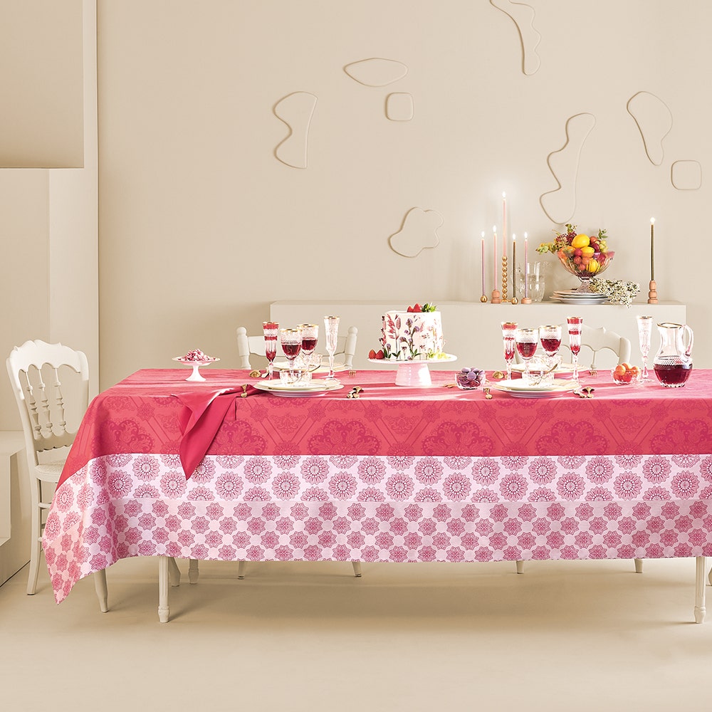 Garnier Thiebaut Mille Rosaces Framboise Jacquard Tablecloth