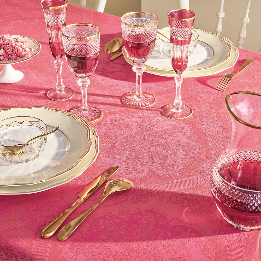 Garnier Thiebaut Mille Rosaces Framboise Jacquard Tablecloth