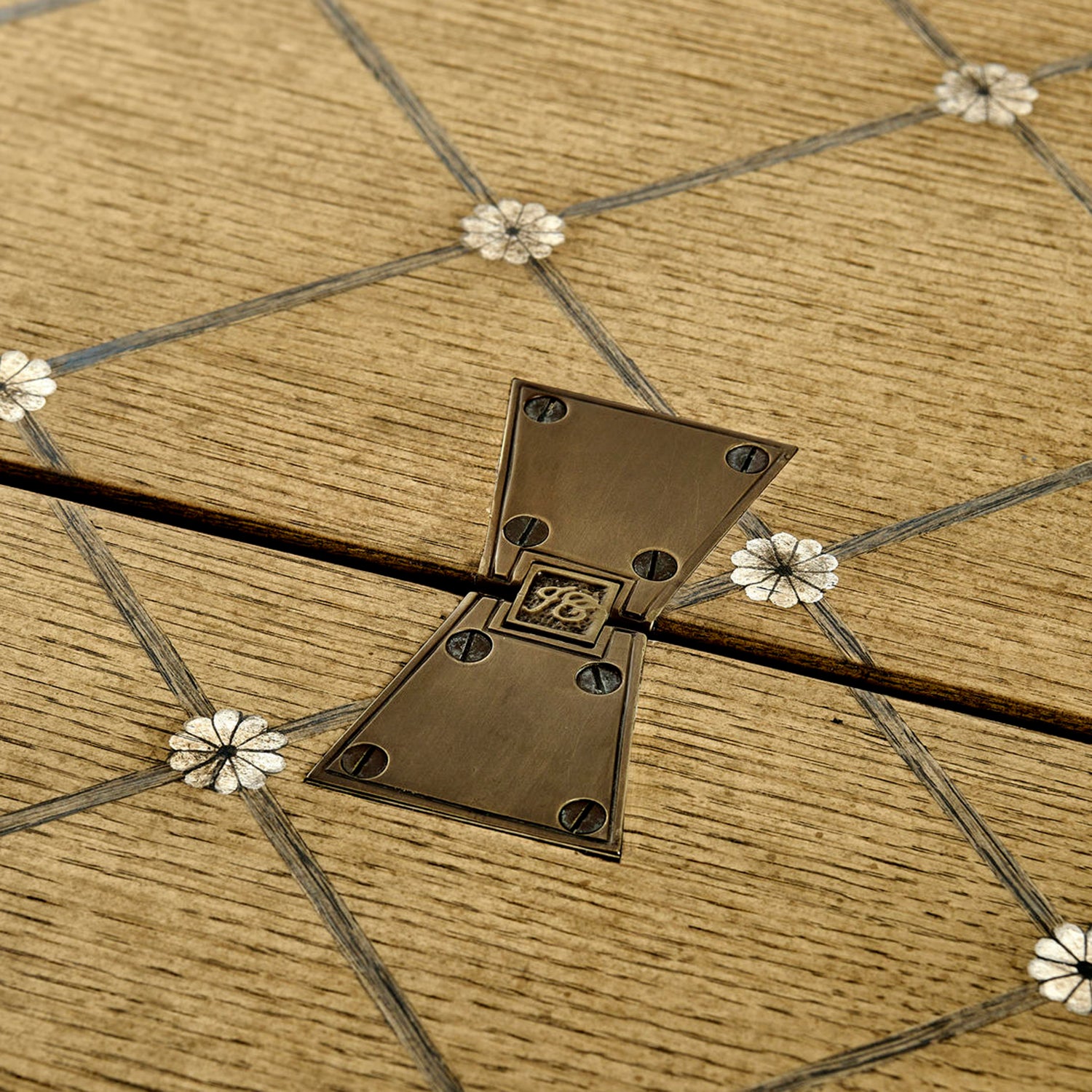 Jonathan Charles Reimagined Dielectric Hunt Table