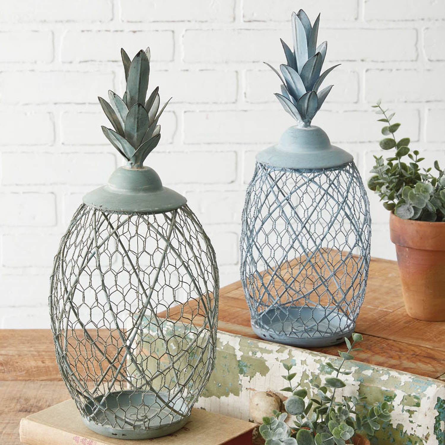 Decorative Pineapple Set of 2