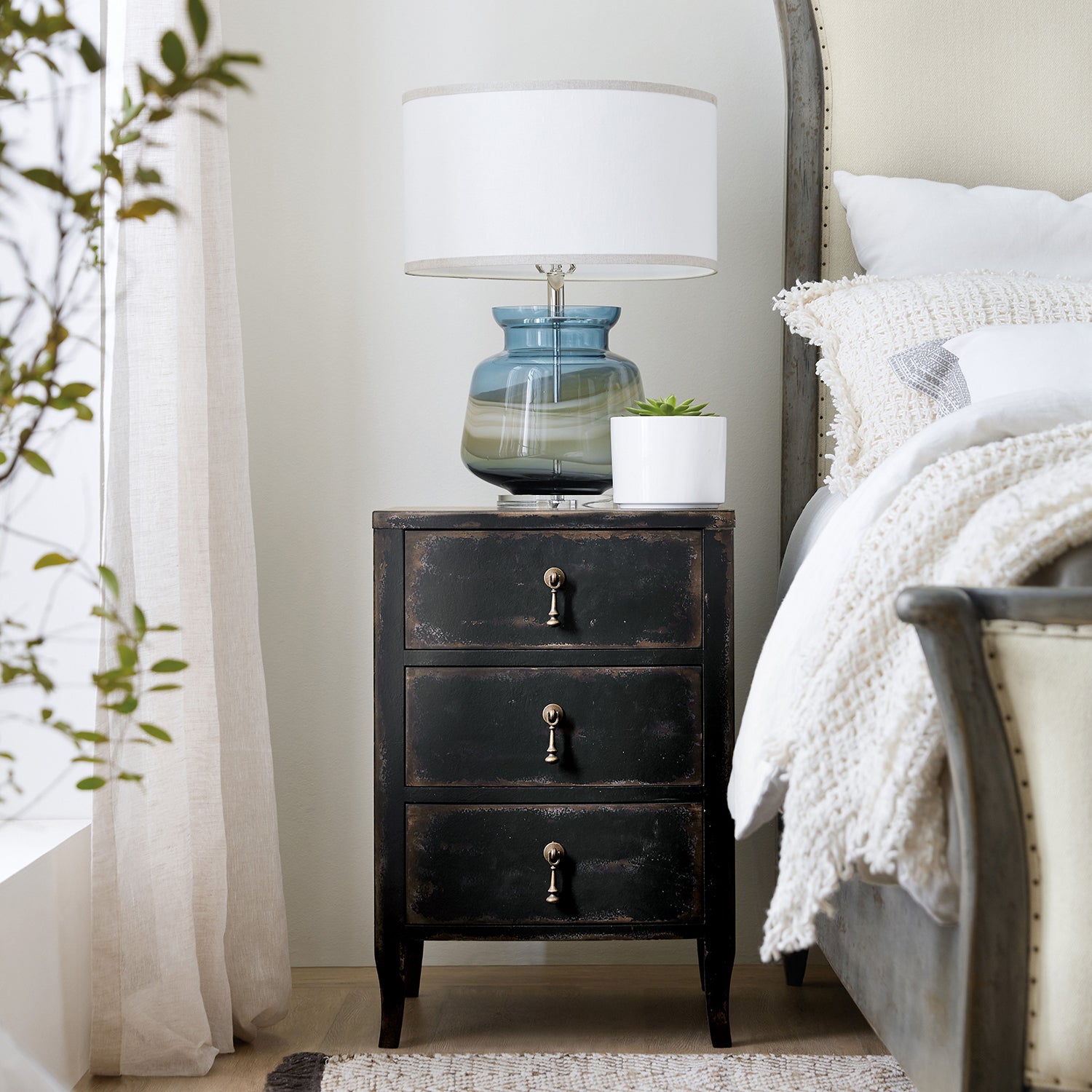 Hooker Furniture Ciao Bella Telephone Table