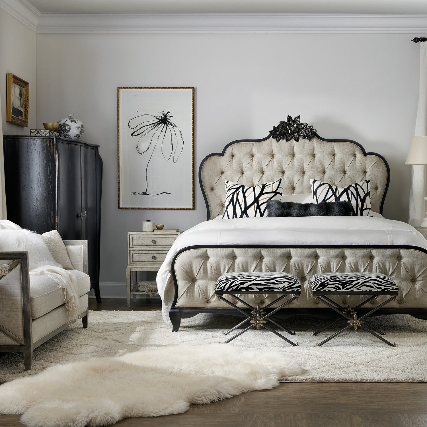 Hooker Furniture Sanctuary Petit Bijou Telephone Table