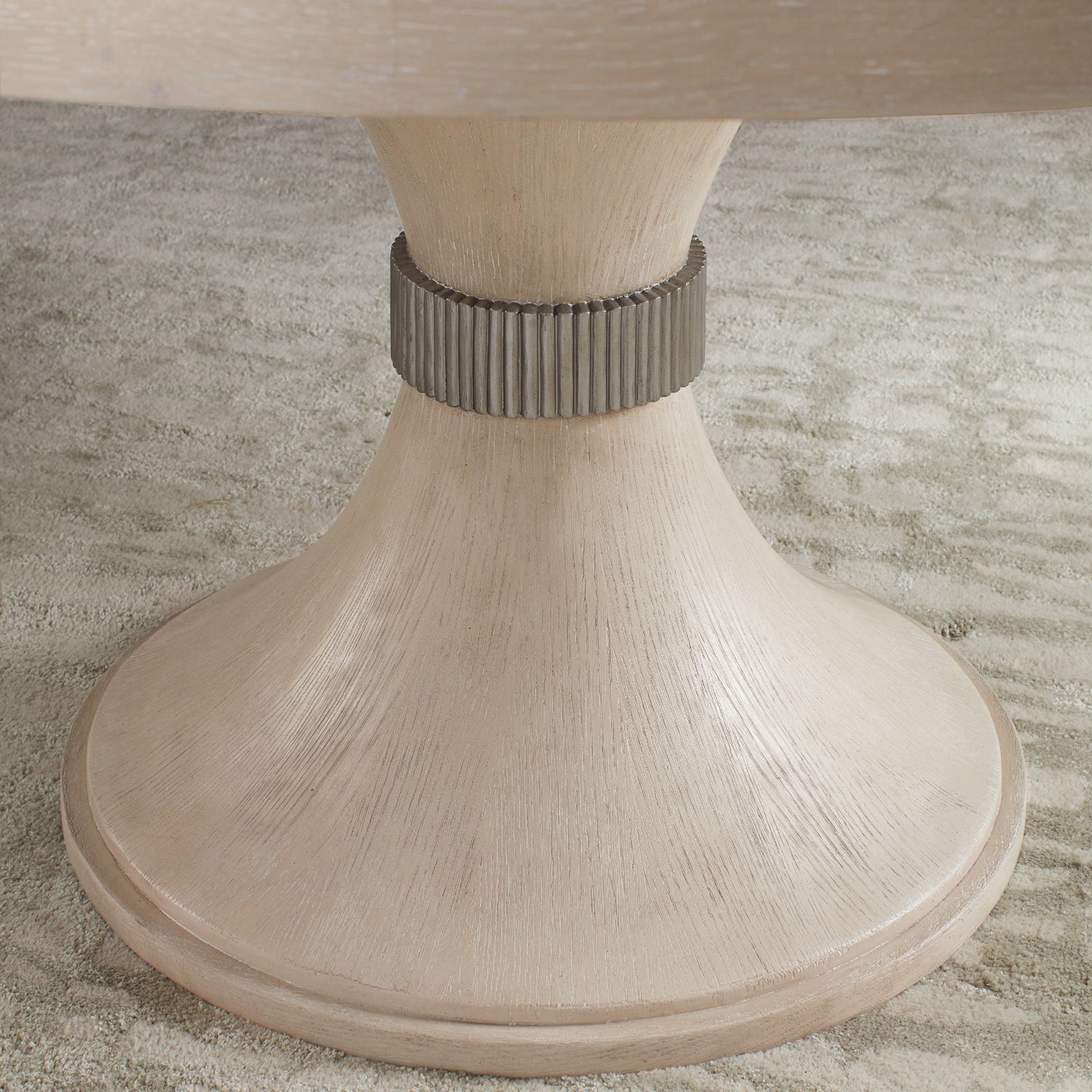 Hooker Furniture Nouveau Chic Round Pedestal Dining Table