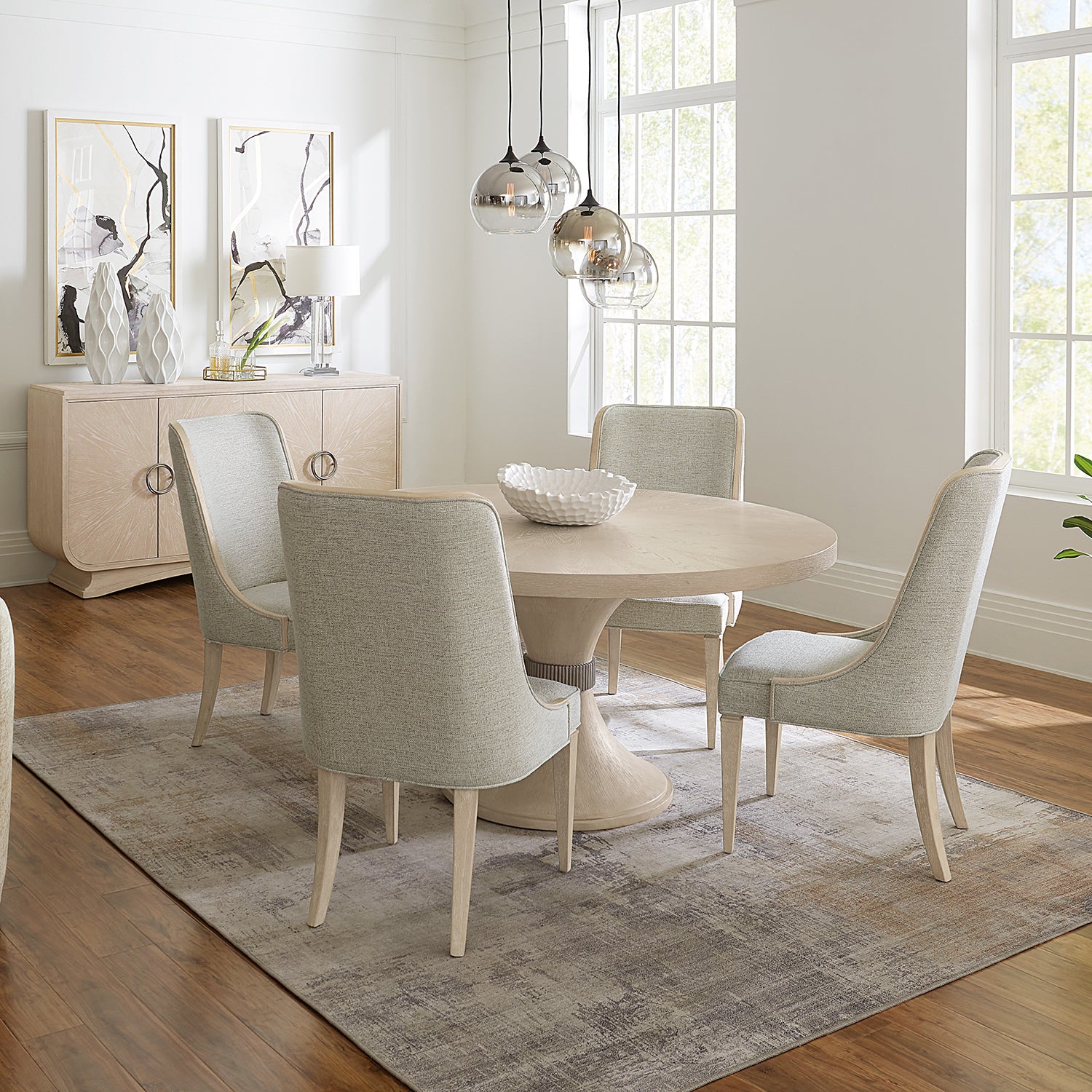 Hooker Furniture Nouveau Chic Round Pedestal Dining Table