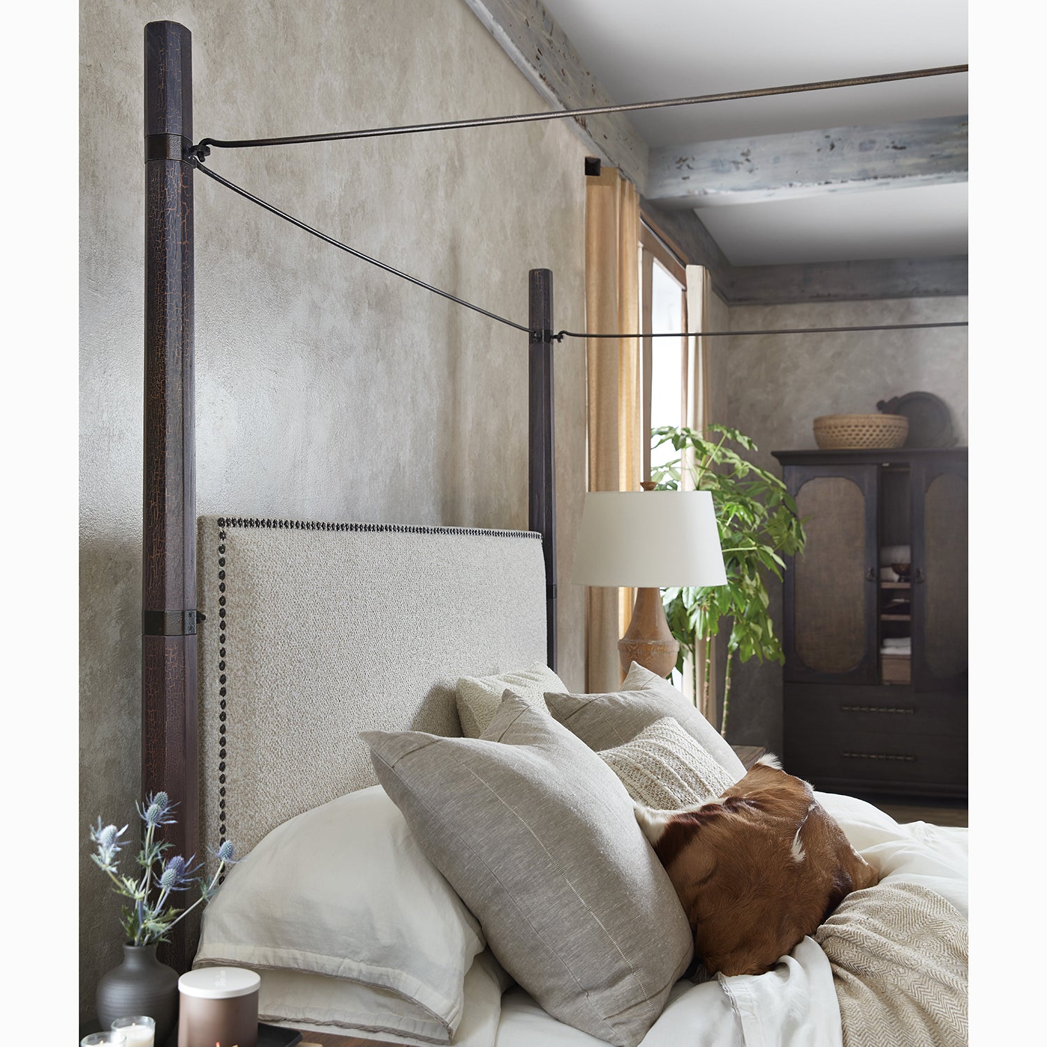 Hooker Furniture Big Sky Poster Bed w/ Canopy