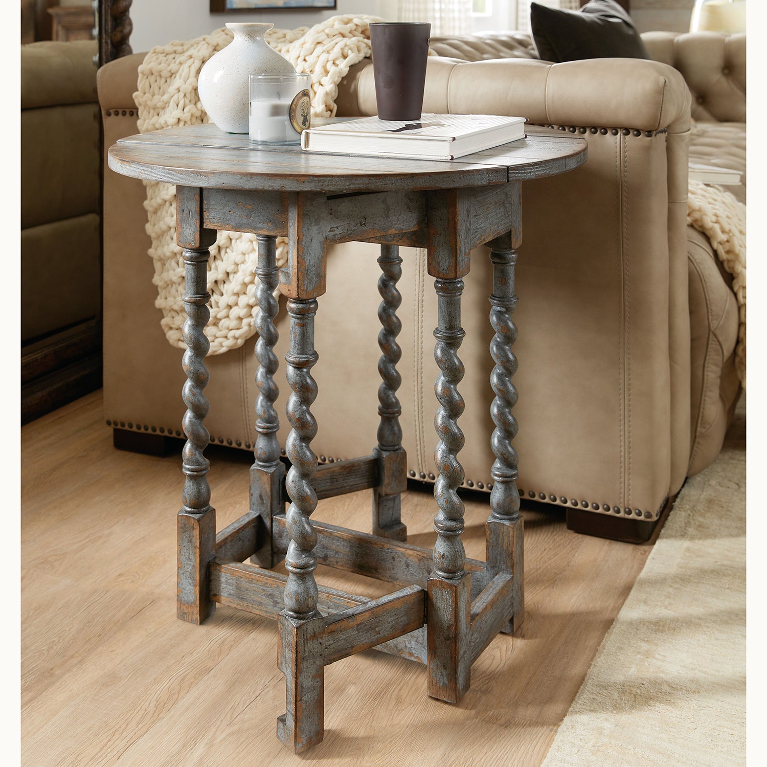 Hooker Furniture La Grange Prause Gate Leg Round Table