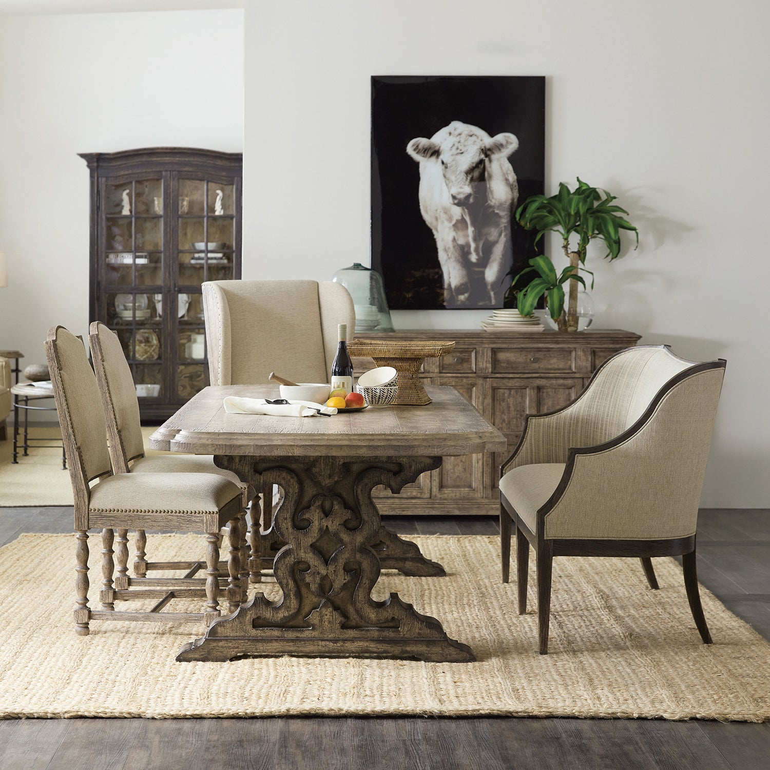 Hooker Furniture La Grange Le Vieux 86in Double Pedestal Table