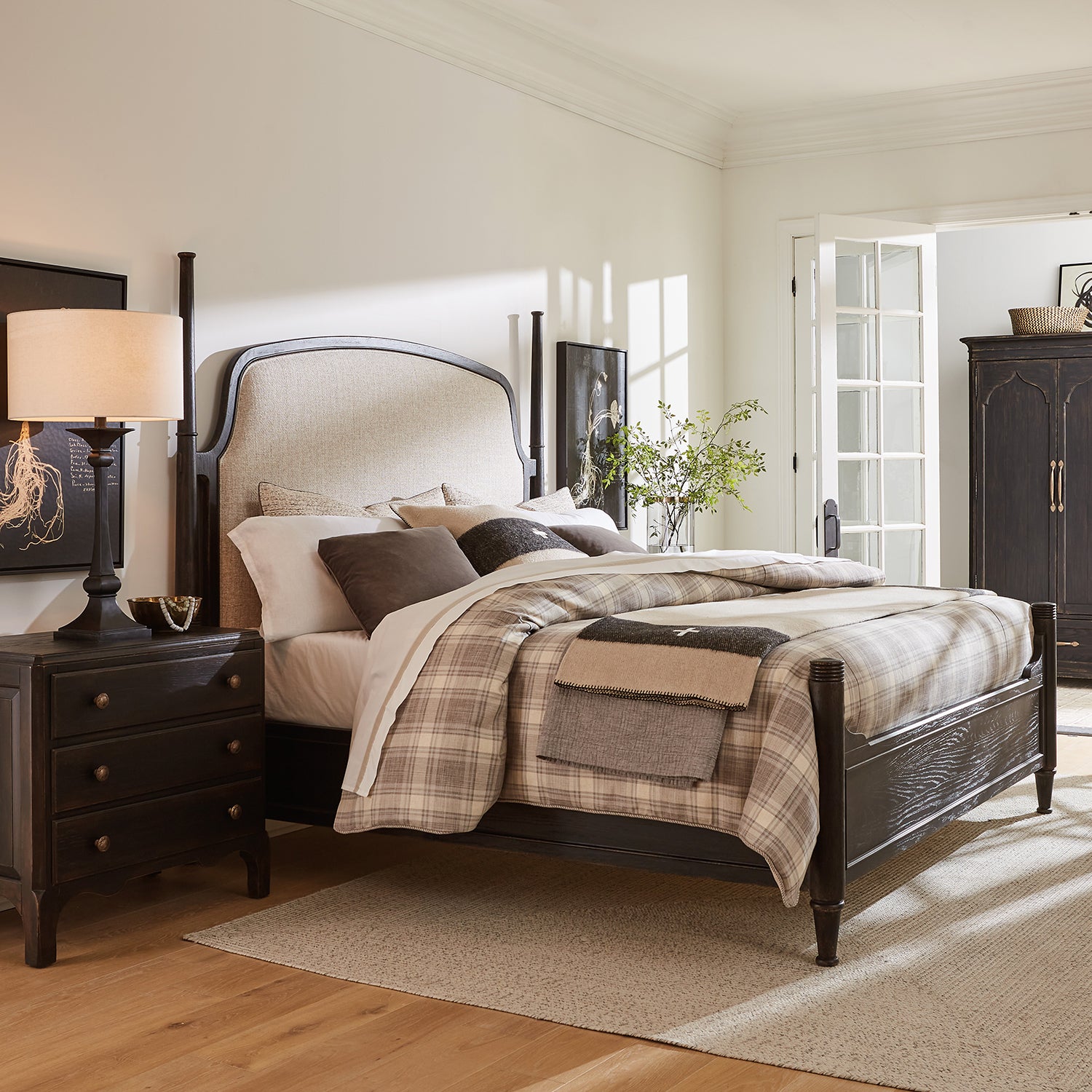 Hooker Furniture Americana Upholstered Poster Bed