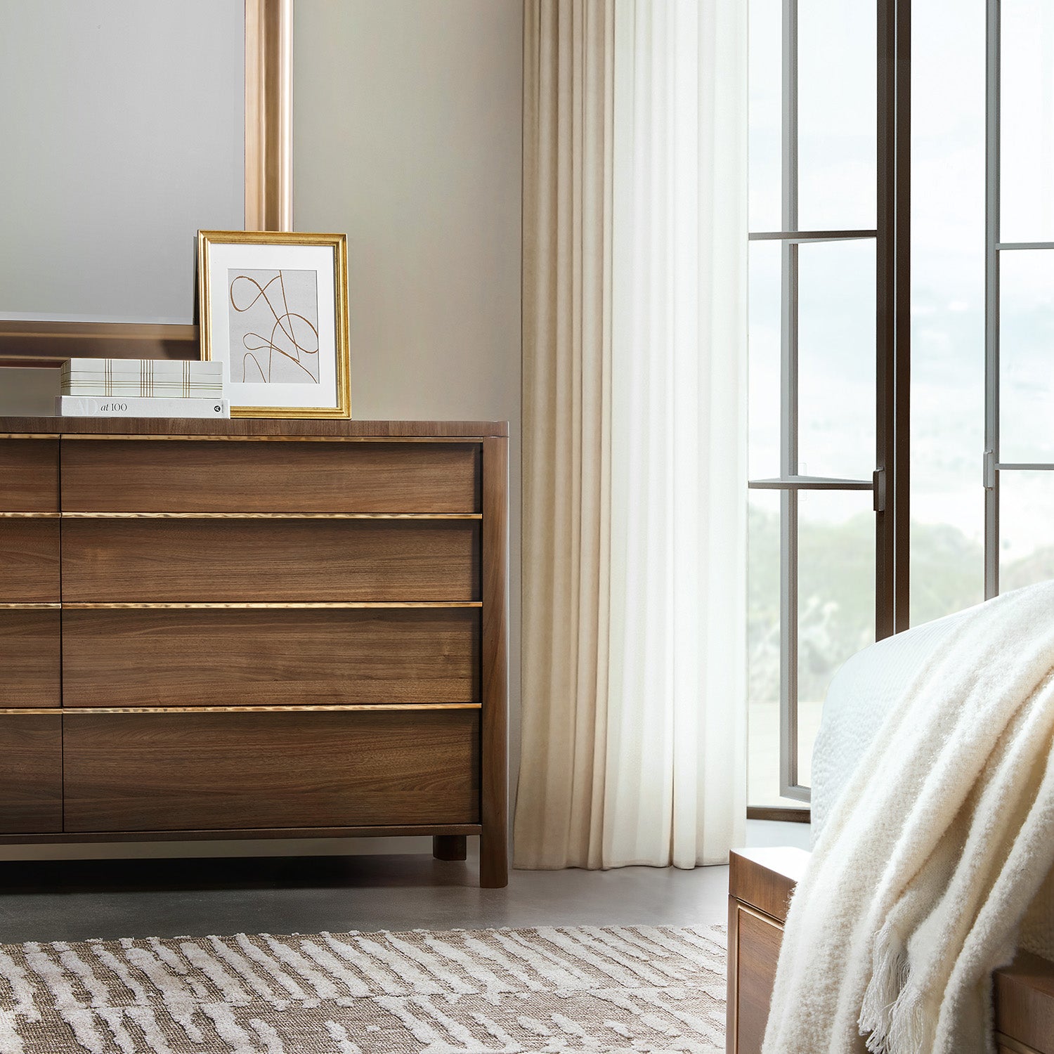 Hooker Furniture Eleana Eight Drawer Dresser