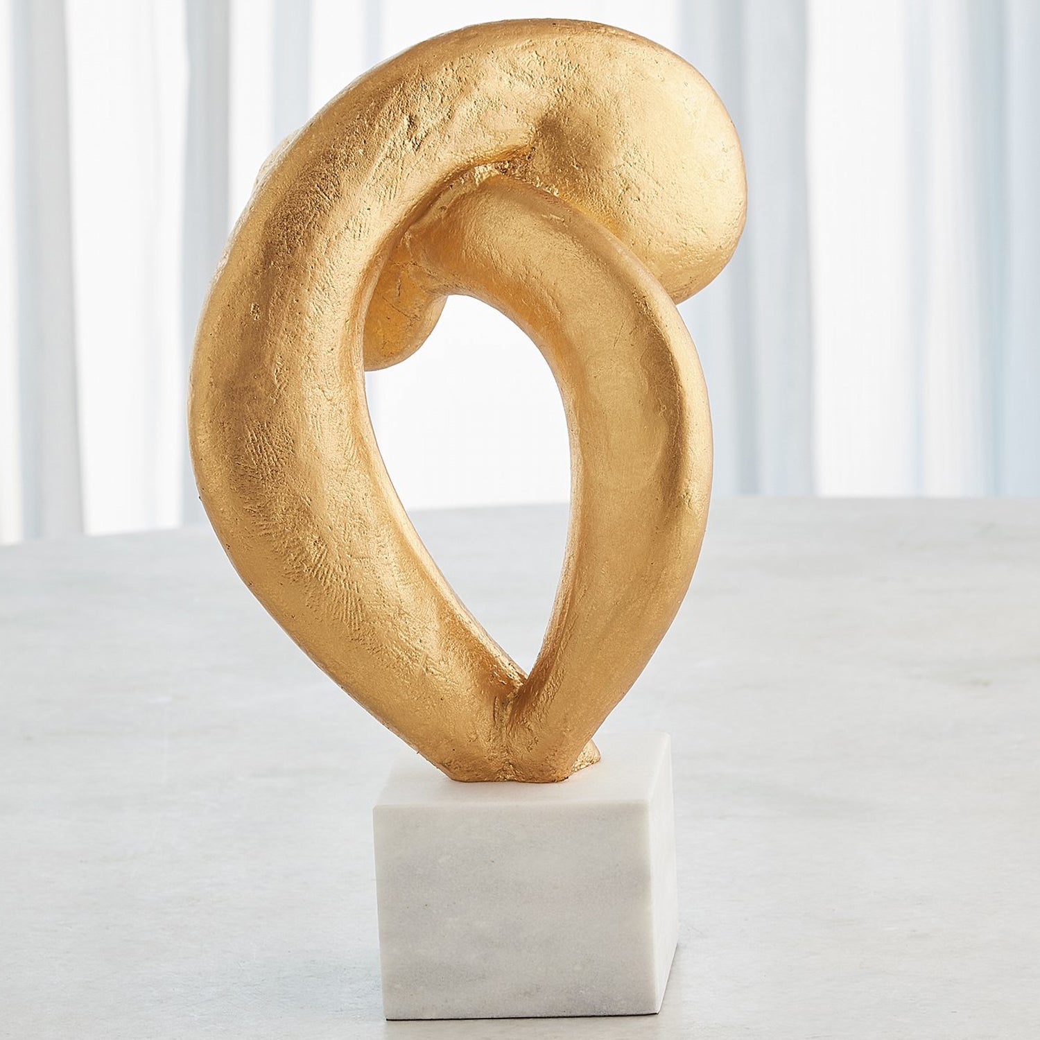 Global Views Align Sculpture