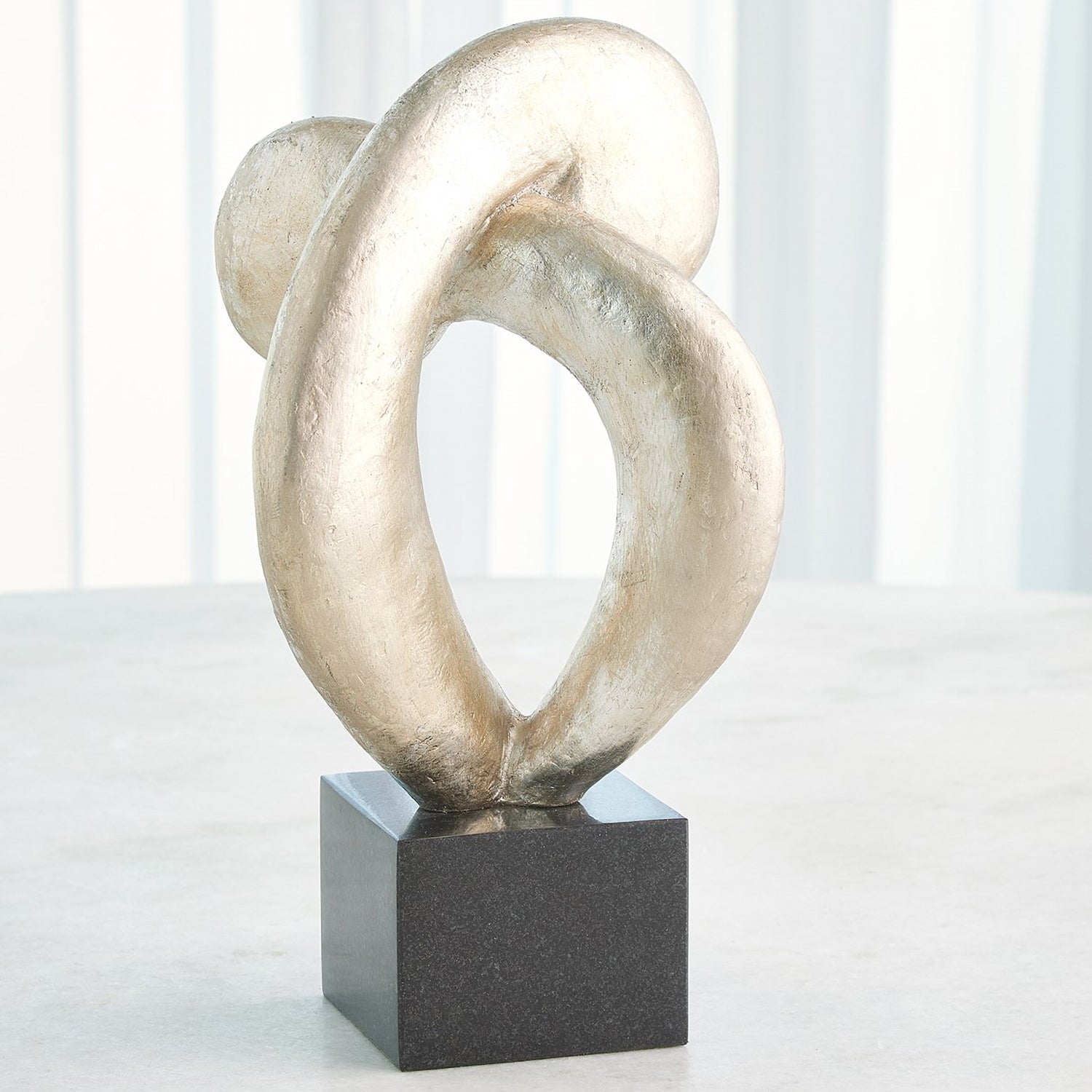 Global Views Align Sculpture