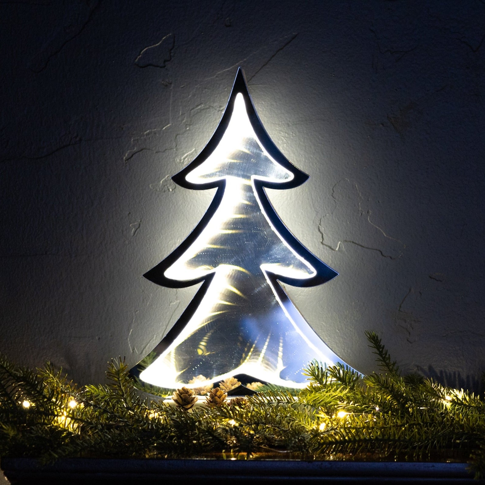 Pine Tree Outline Ekko Light Display Set of 2