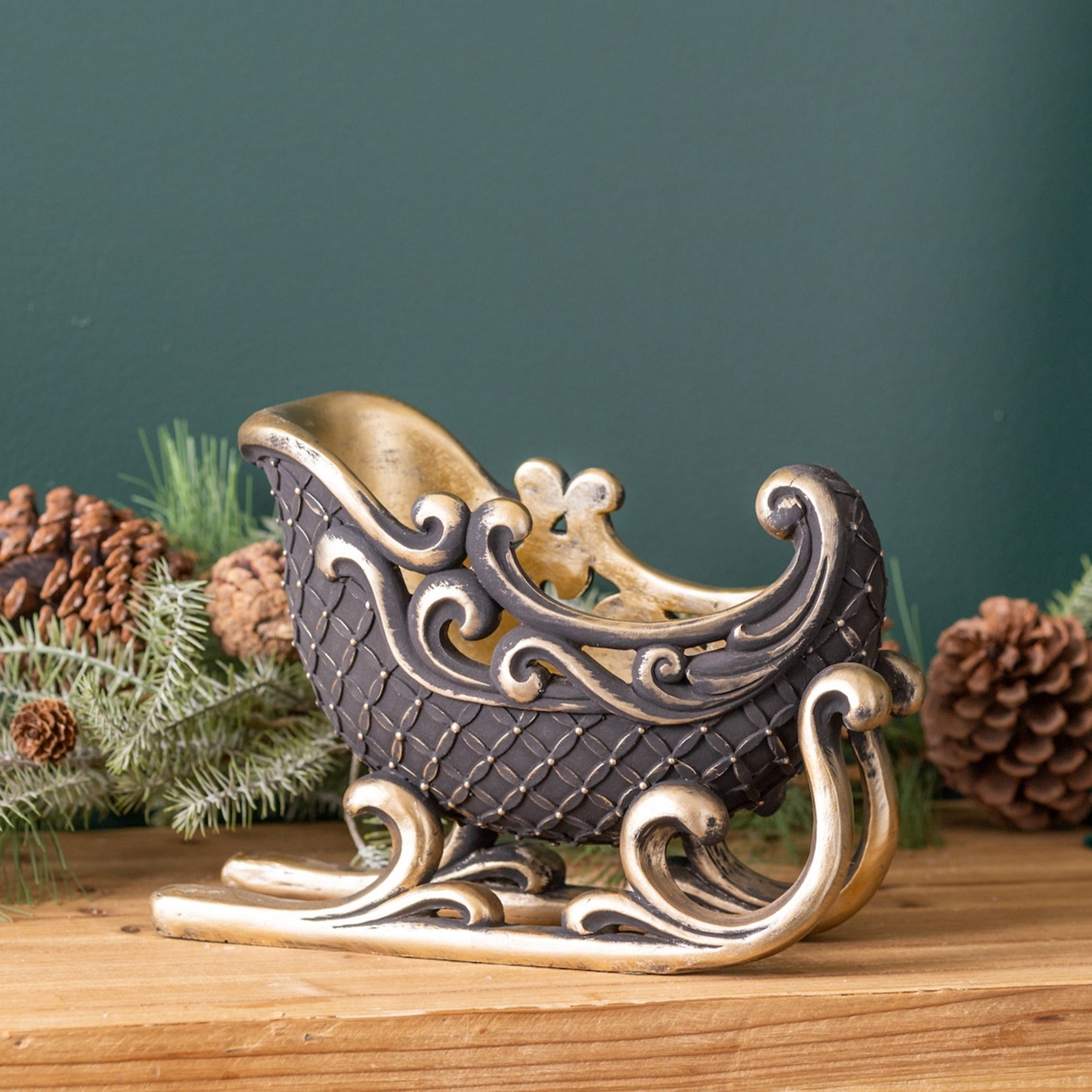 Elegant Holidy Sleigh Decor
