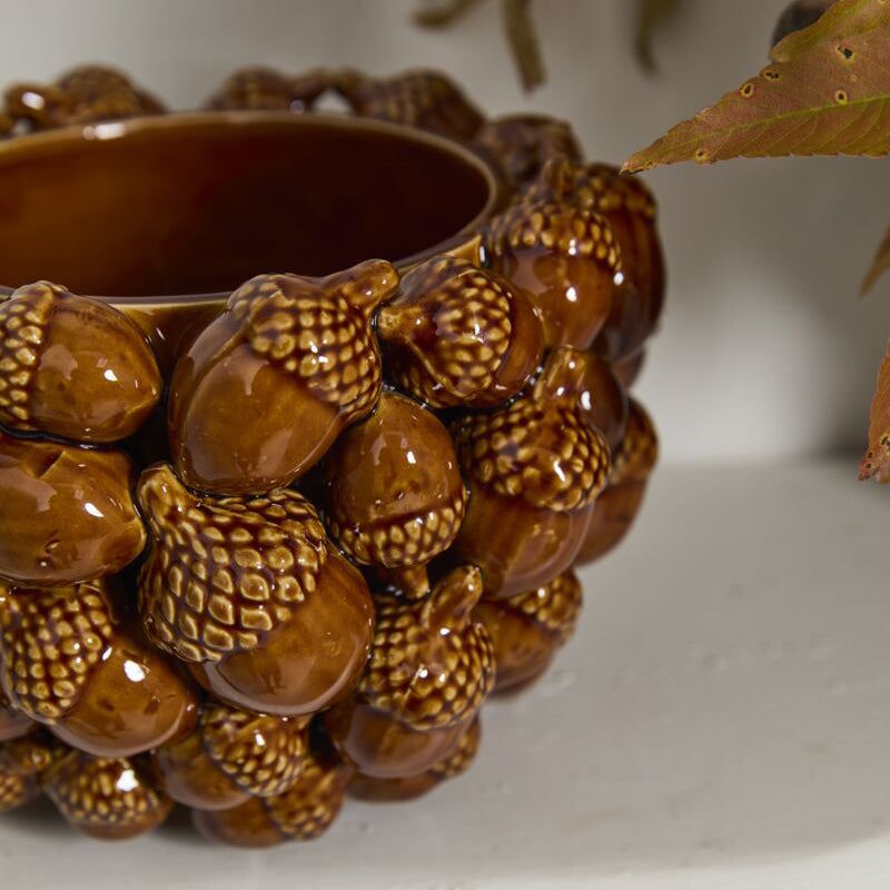 Acorn Pot