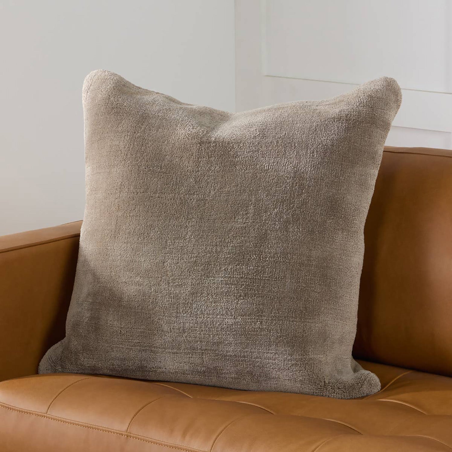 Jaipur Living Allura Illumine Mariana Throw Pillow