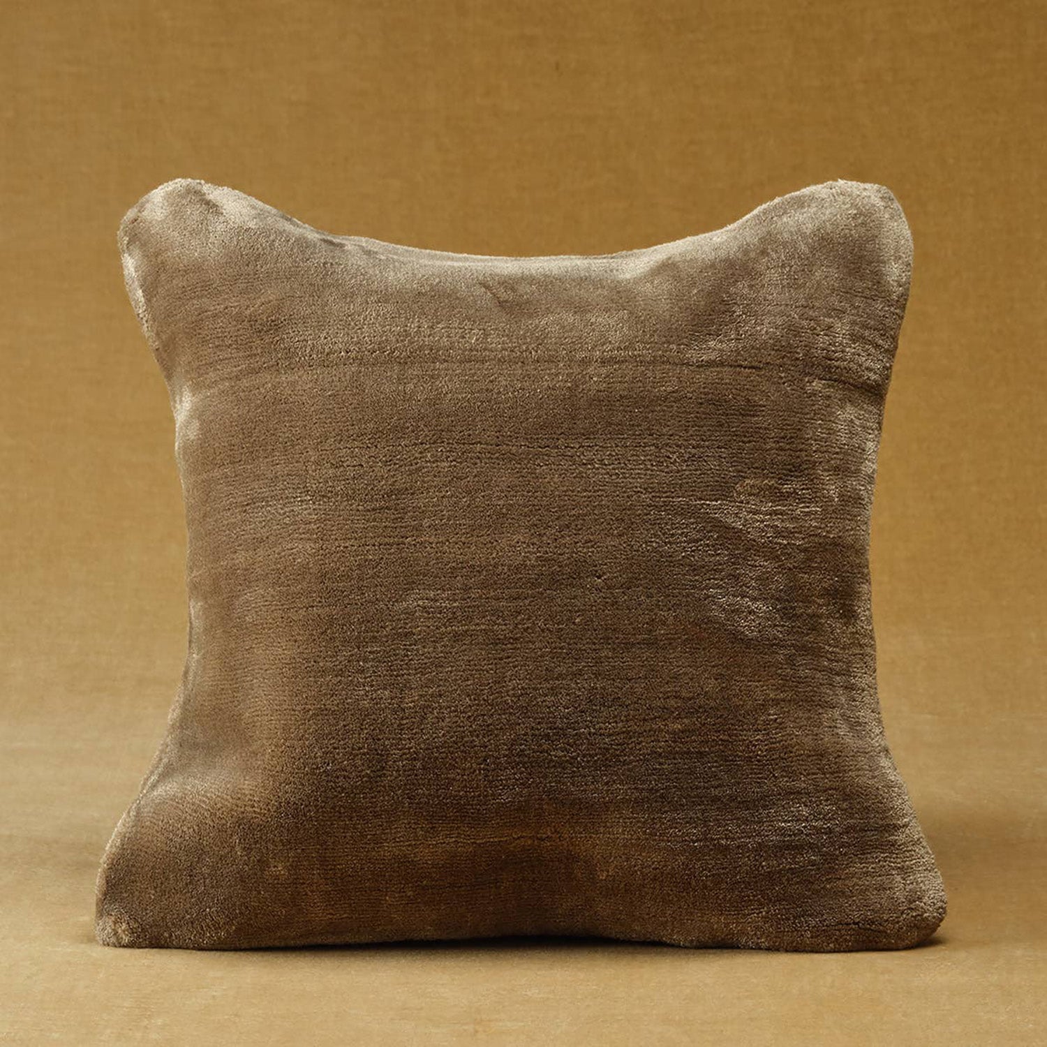 Jaipur Living Allura Illumine Mariana Throw Pillow