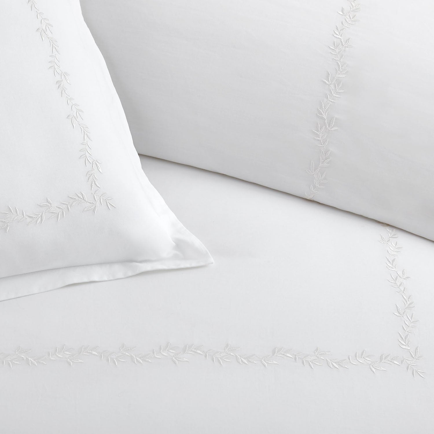 Peacock Alley Ivy Classic Embroidered Duvet Set