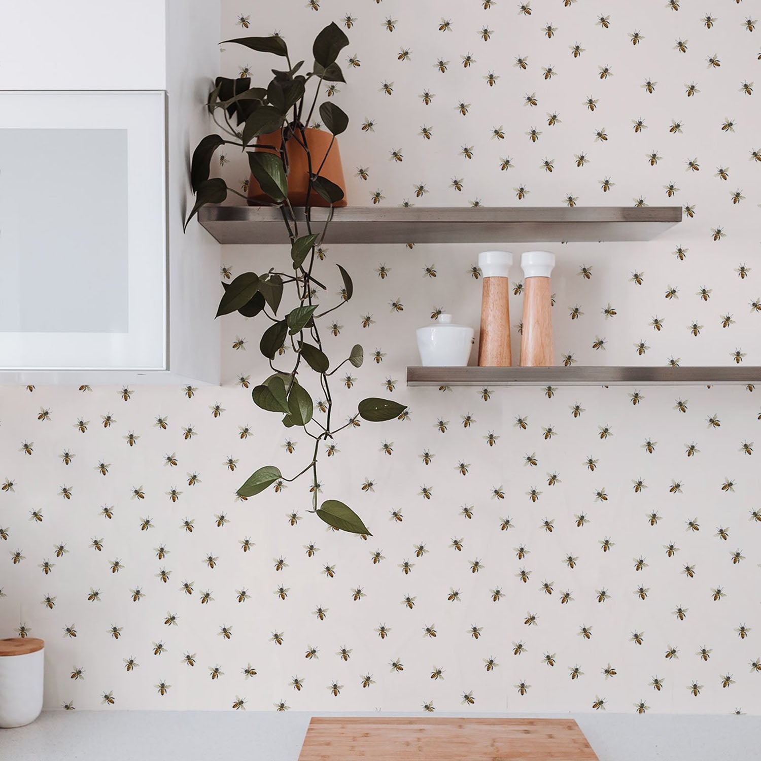 Mitchell Black Bee Wallpaper