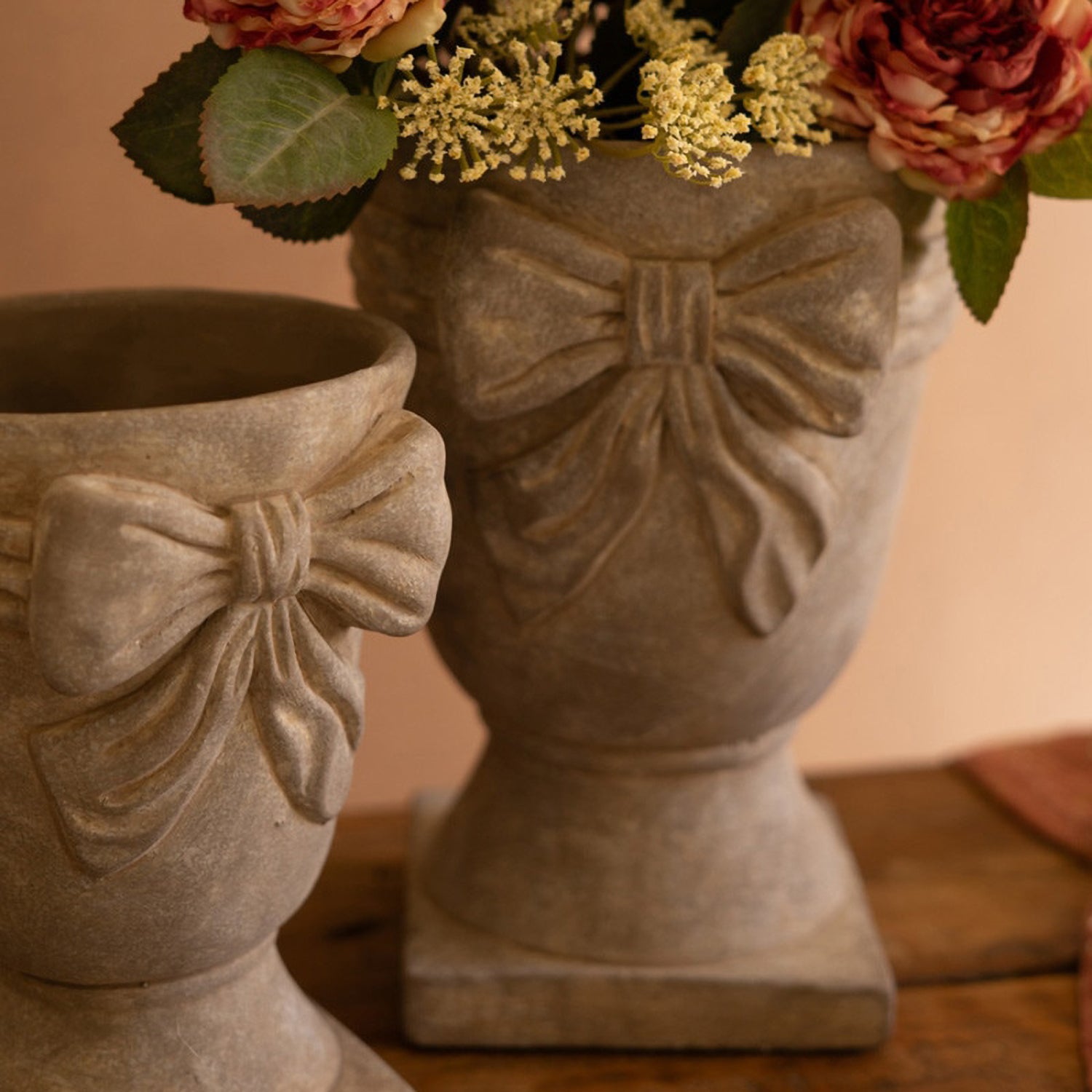 Bow Urn Set of 2
