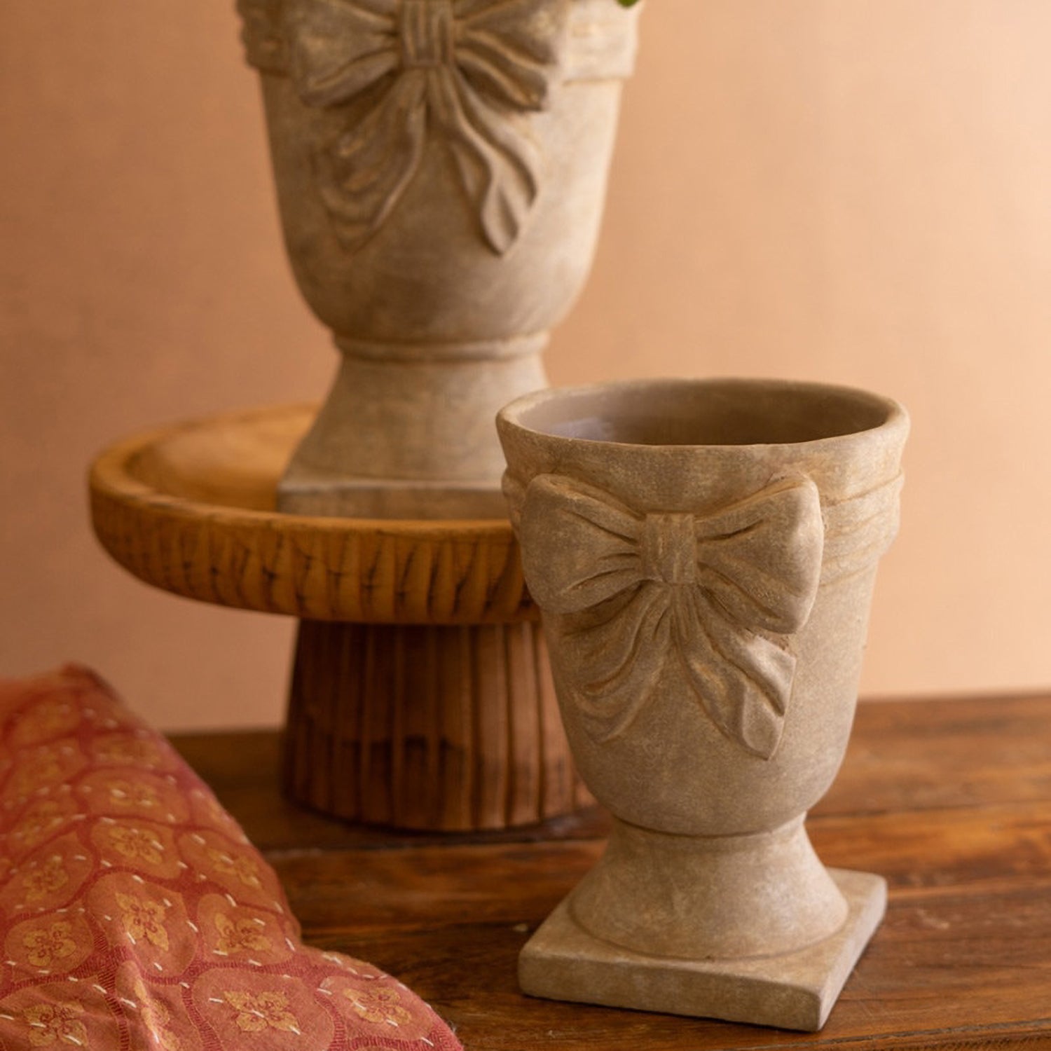 Bow Urn Set of 2