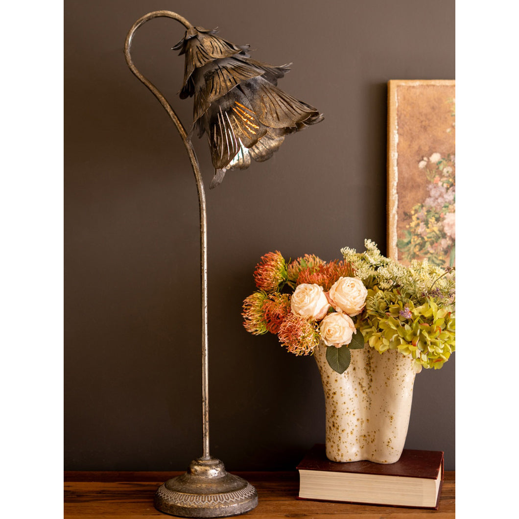 Flower Rustic Metal Table Lamp