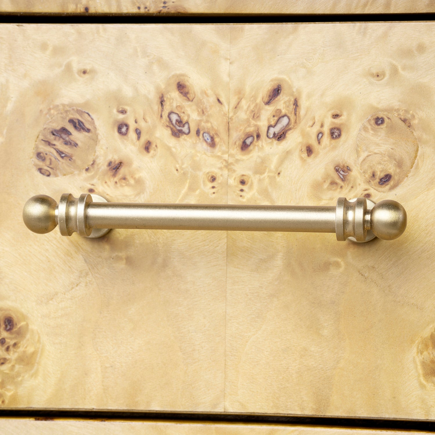 Villa and House Cole 8 Drawer Dresser