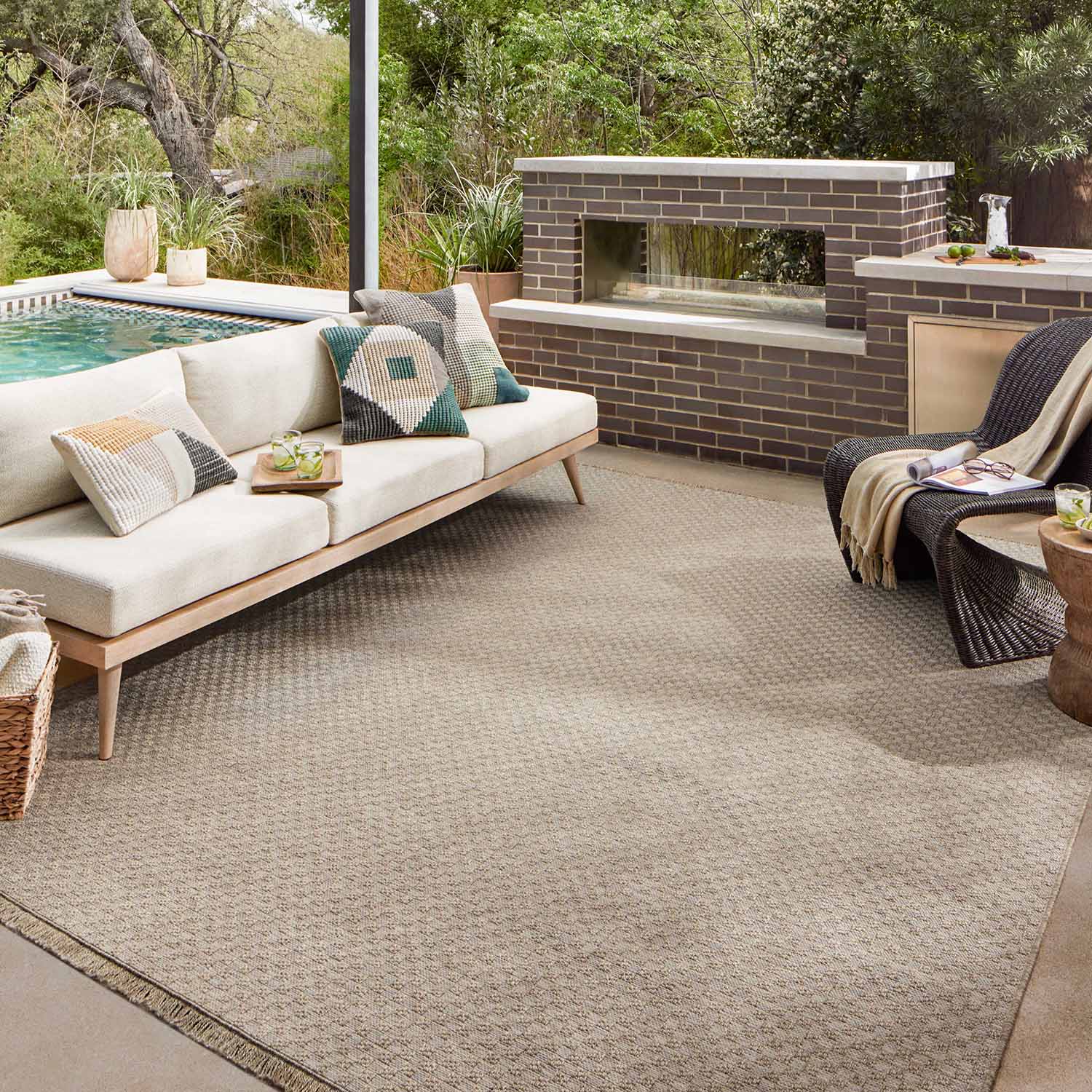 Loloi Dawn Natural Check Indoor/Outdoor Rug