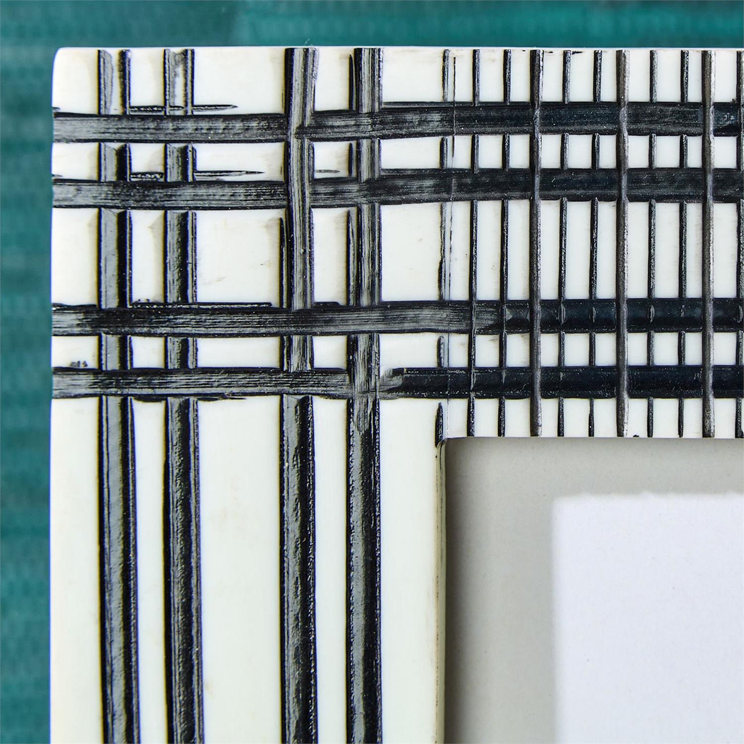 Black and White Photo Frame Set of 2