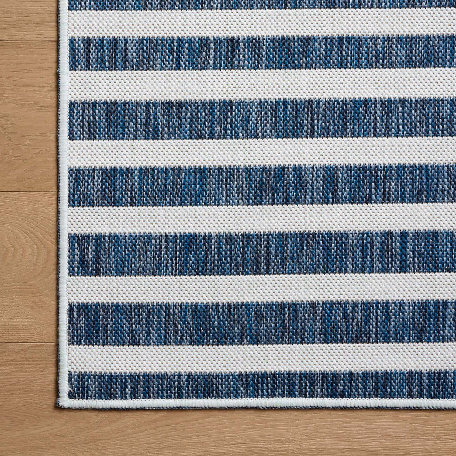 Loloi Easton Denim/Ivory Indoor/Outdoor Rug