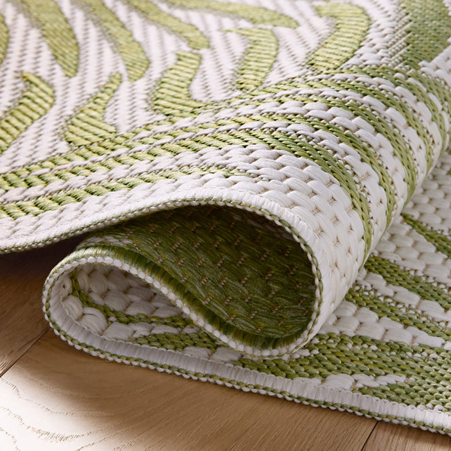 Loloi Easton Ivory/Green Indoor/Outdoor Rug