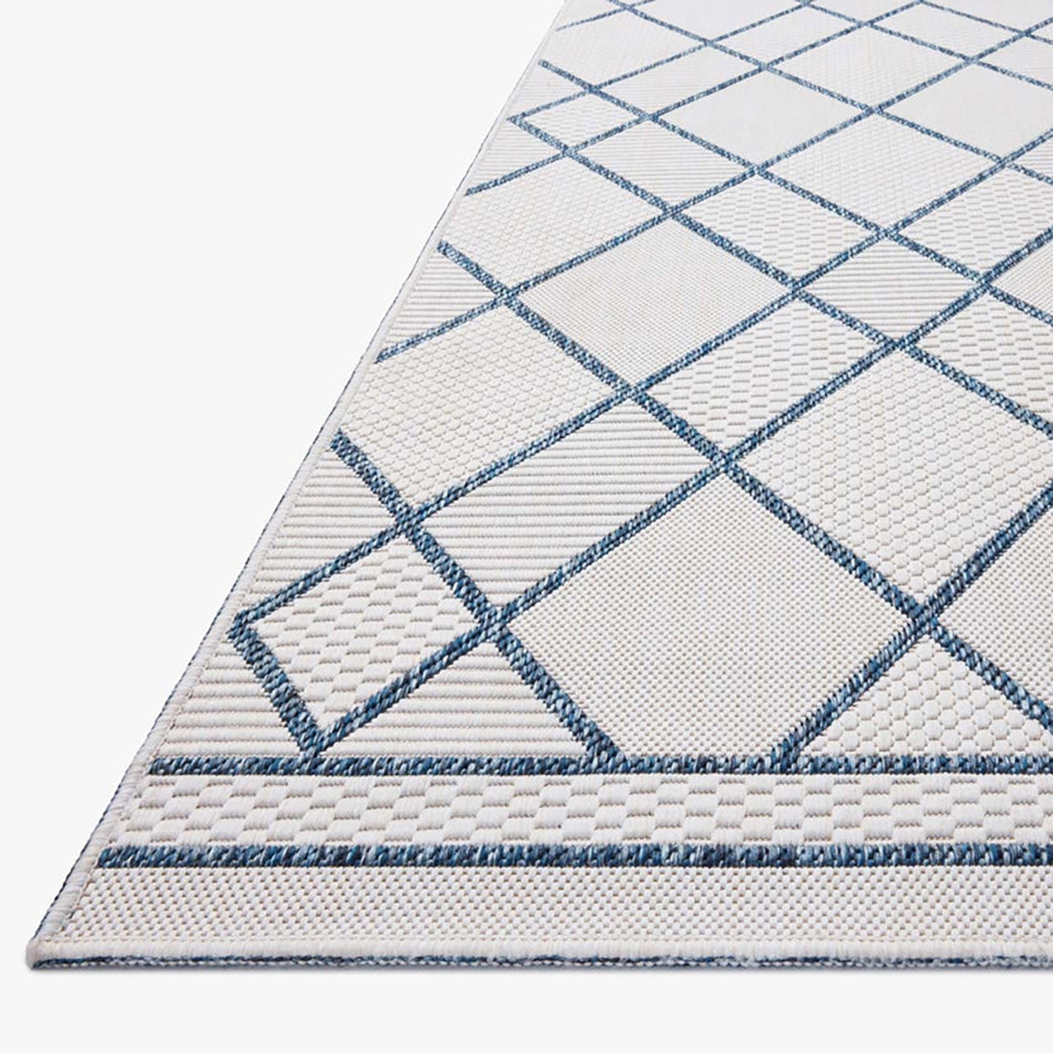 Loloi Easton Ivory/Denim Indoor/Outdoor Rug
