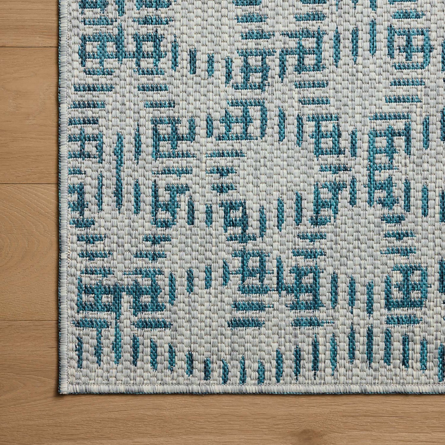 Loloi Easton Fog/Teal Indoor/Outdoor Rug