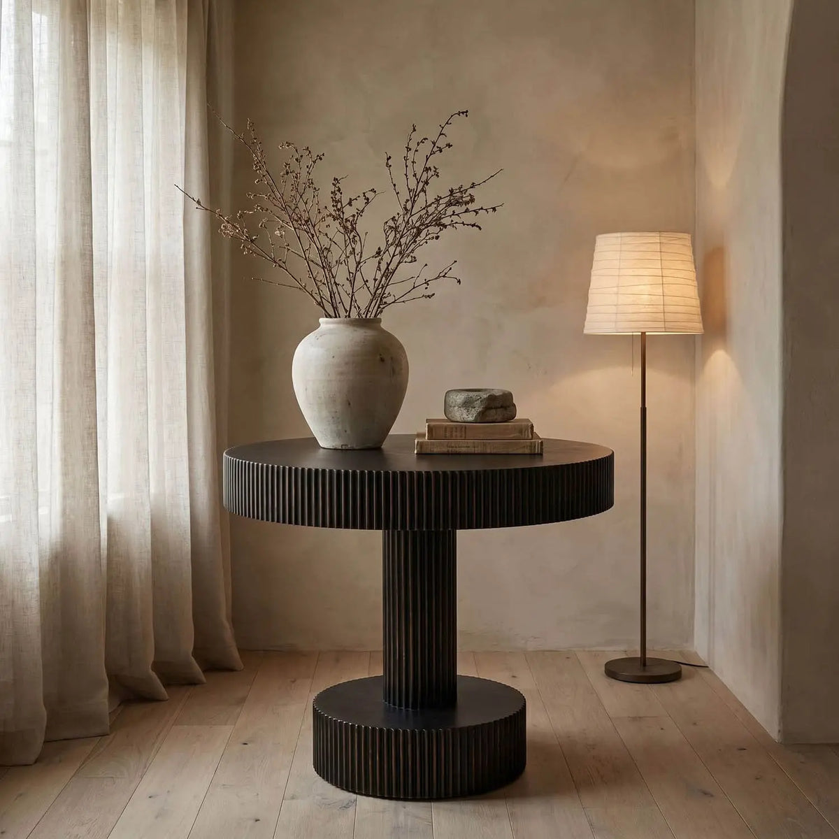 Noir Stringata Table