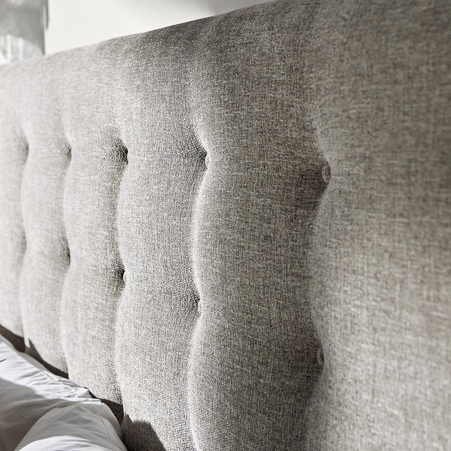 Bernhardt Foundations Upholstered Button Tufted Bed