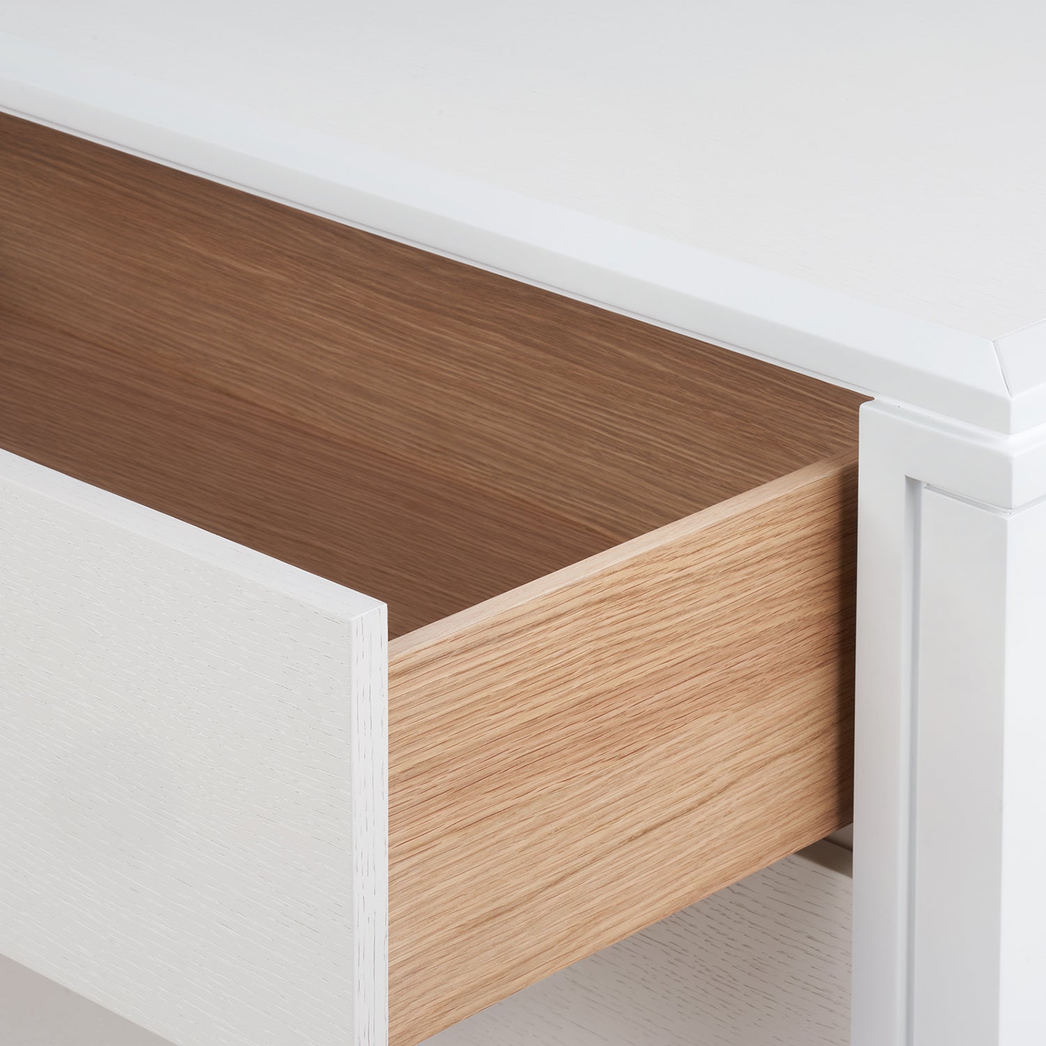 Villa and House Kingston Dresser