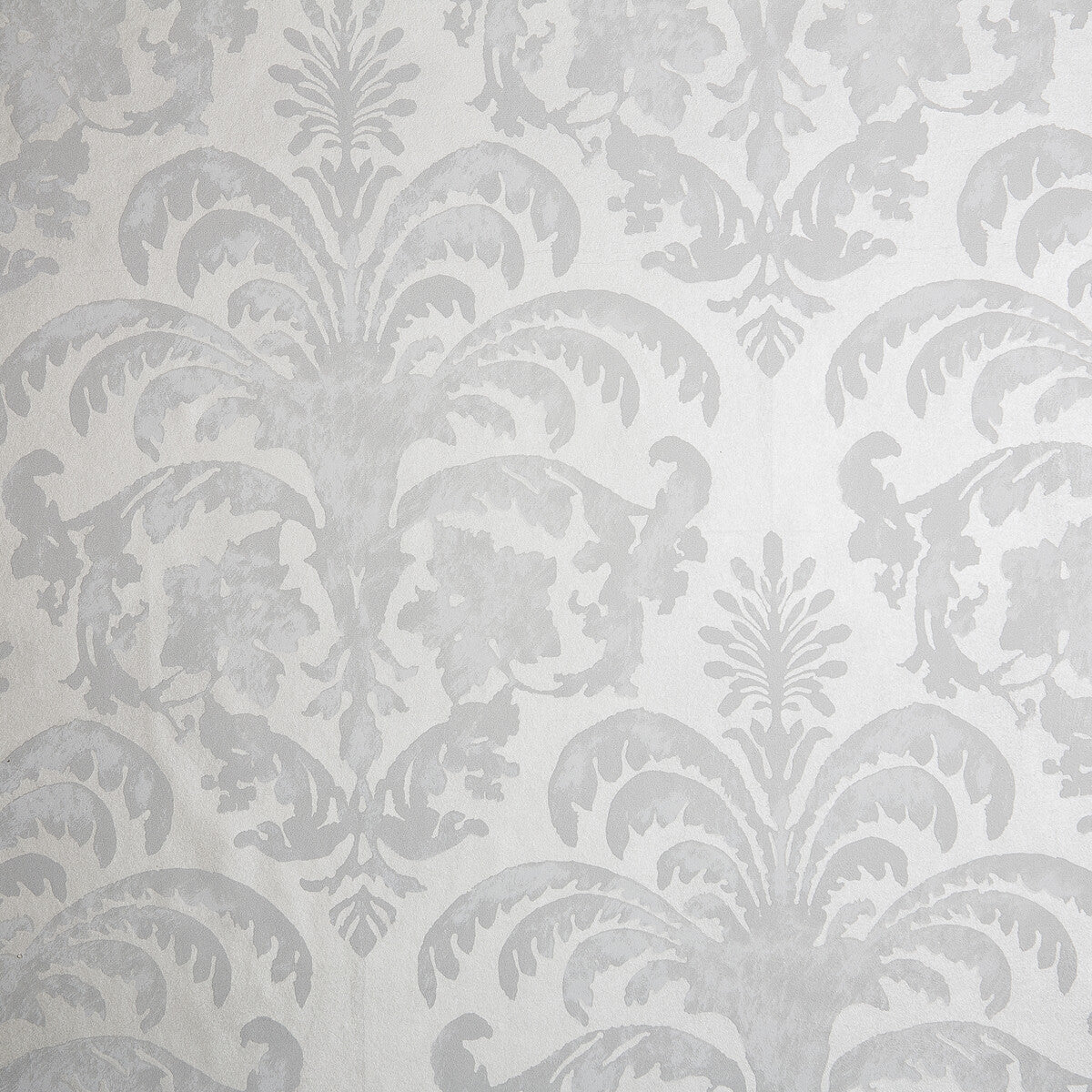 Lizzo Legend x Kravet Design Colonial 7 Wallpaper